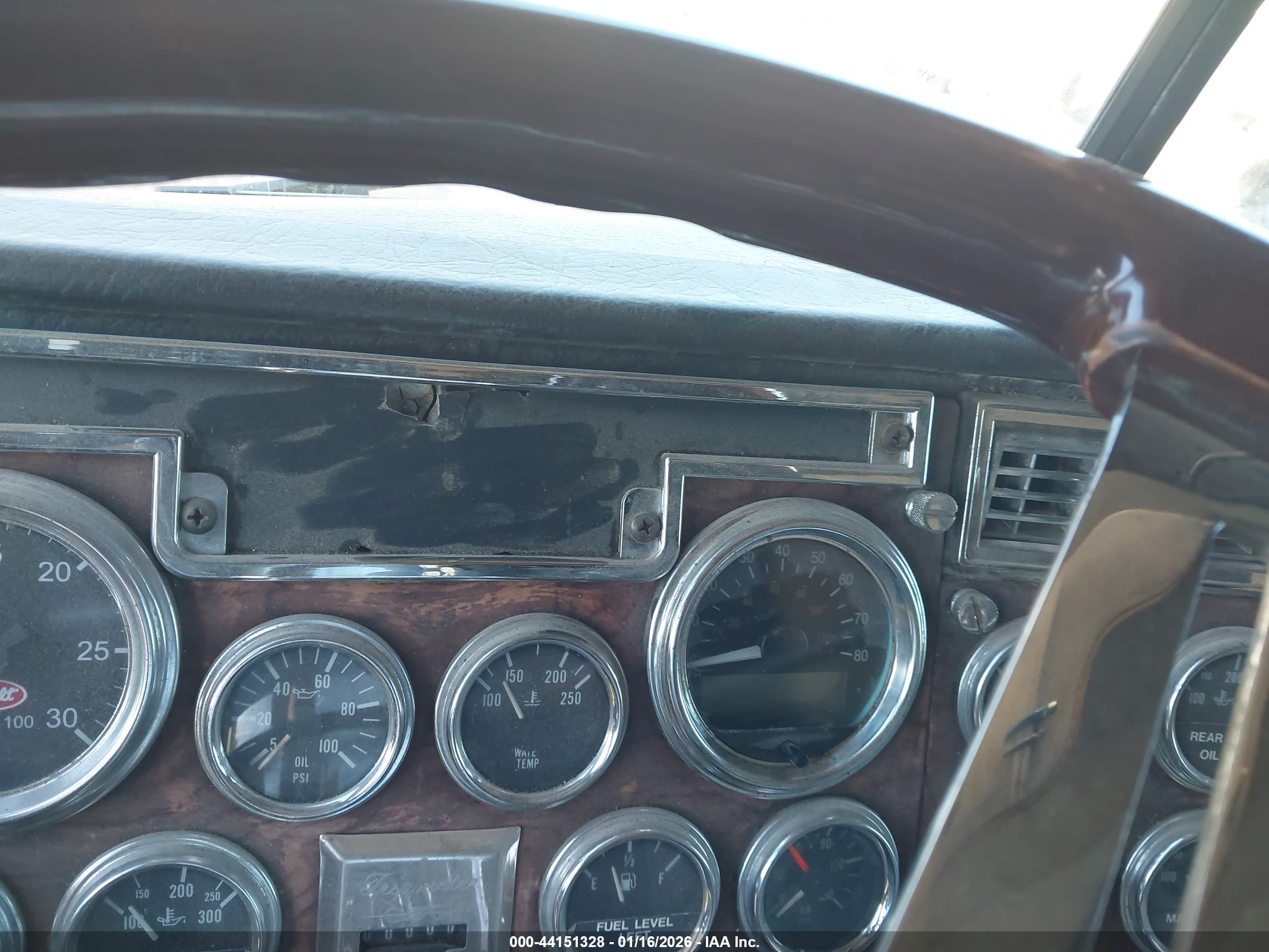 PETERBILT 379 image 6
