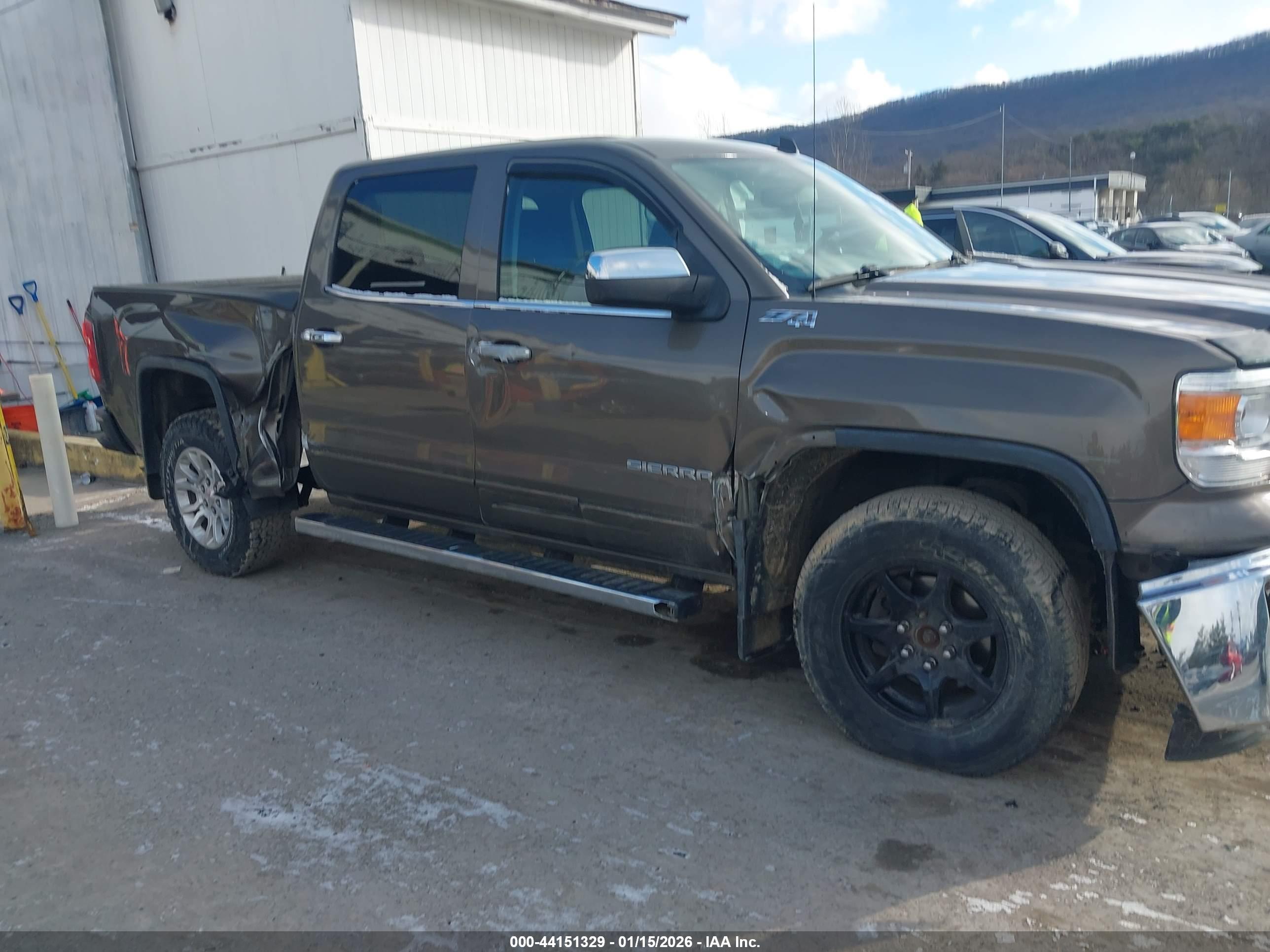 GMC SIERRA image 6