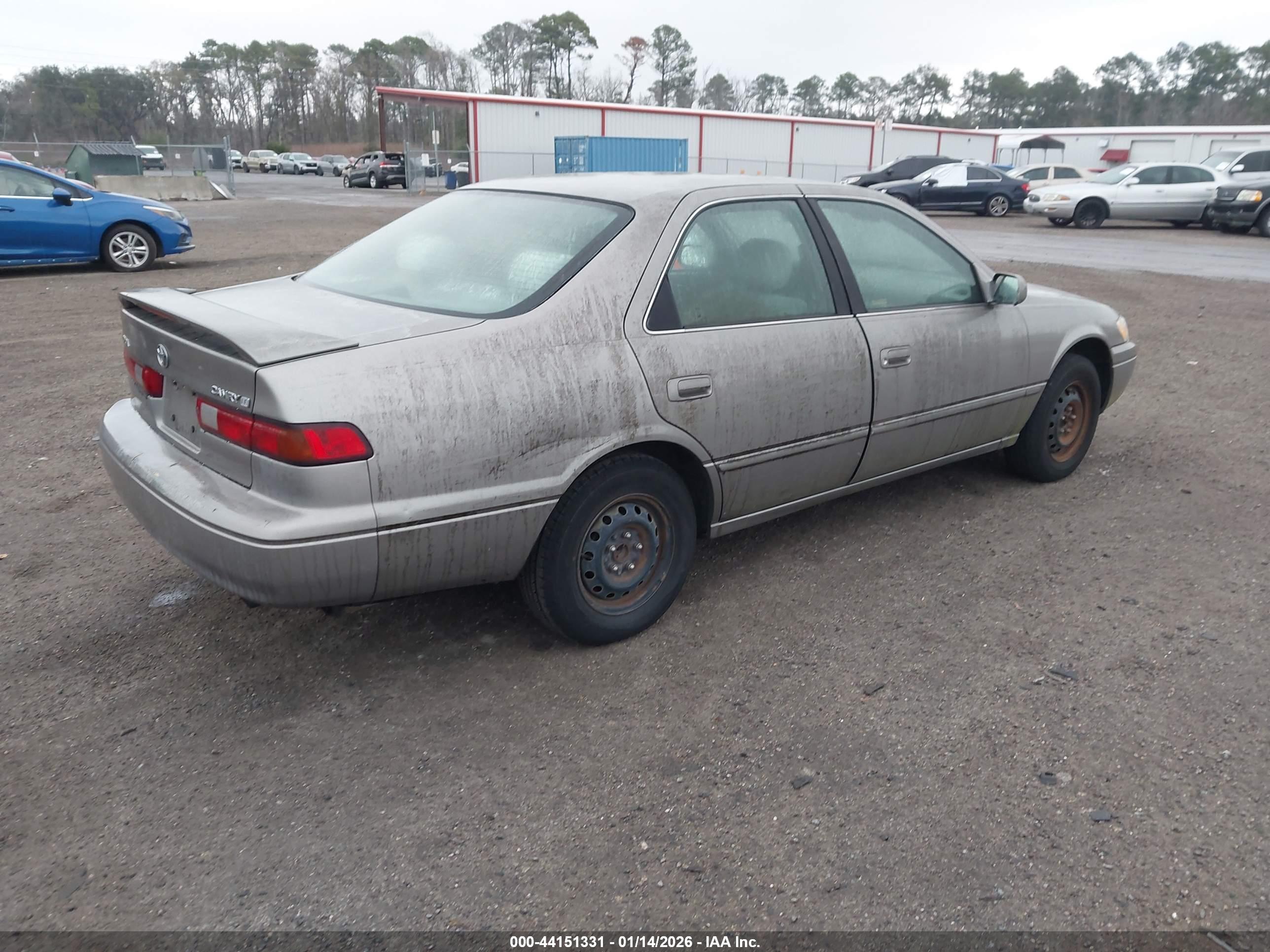 TOYOTA CAMRY image 4