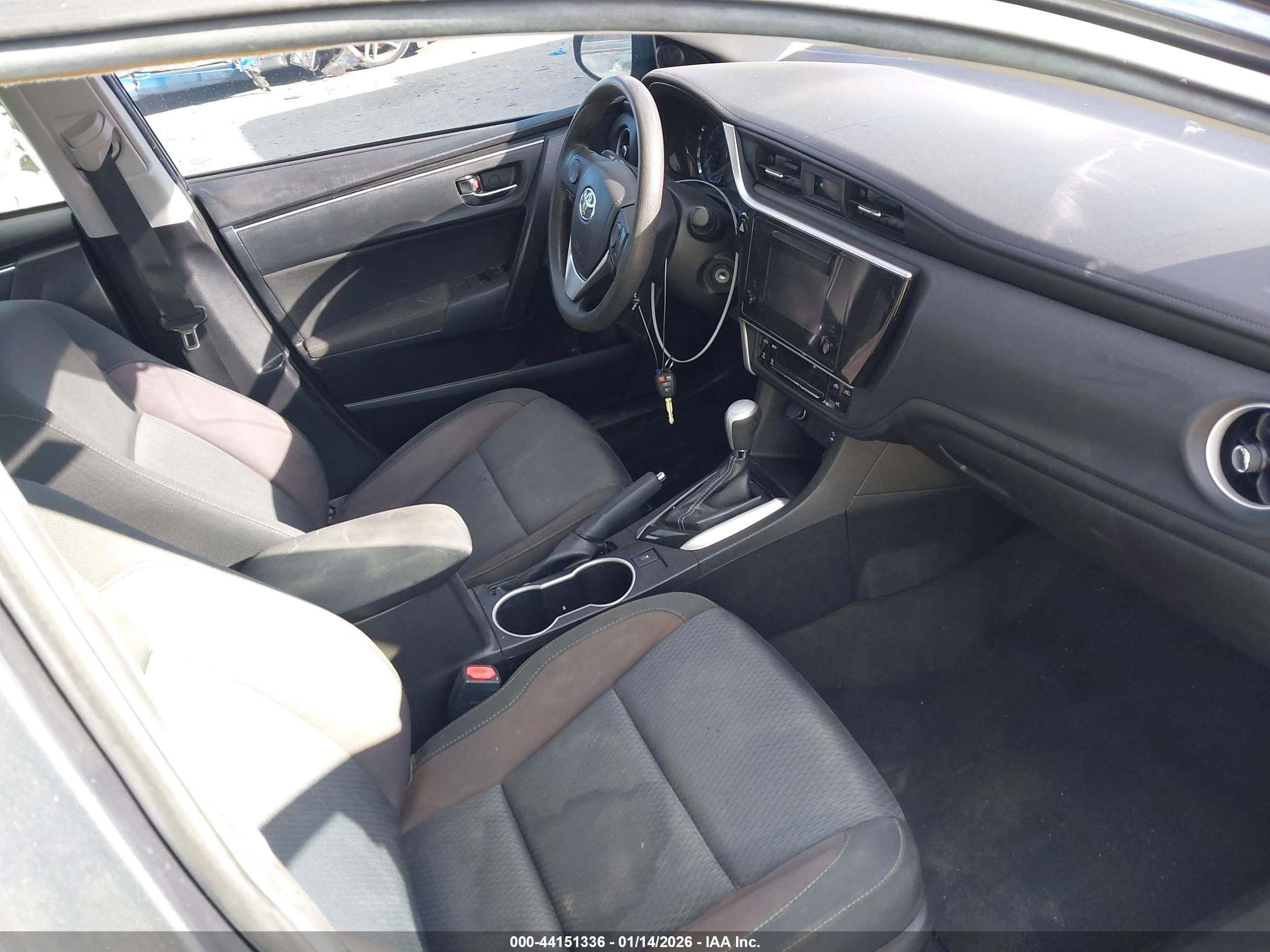 TOYOTA COROLLA image 5