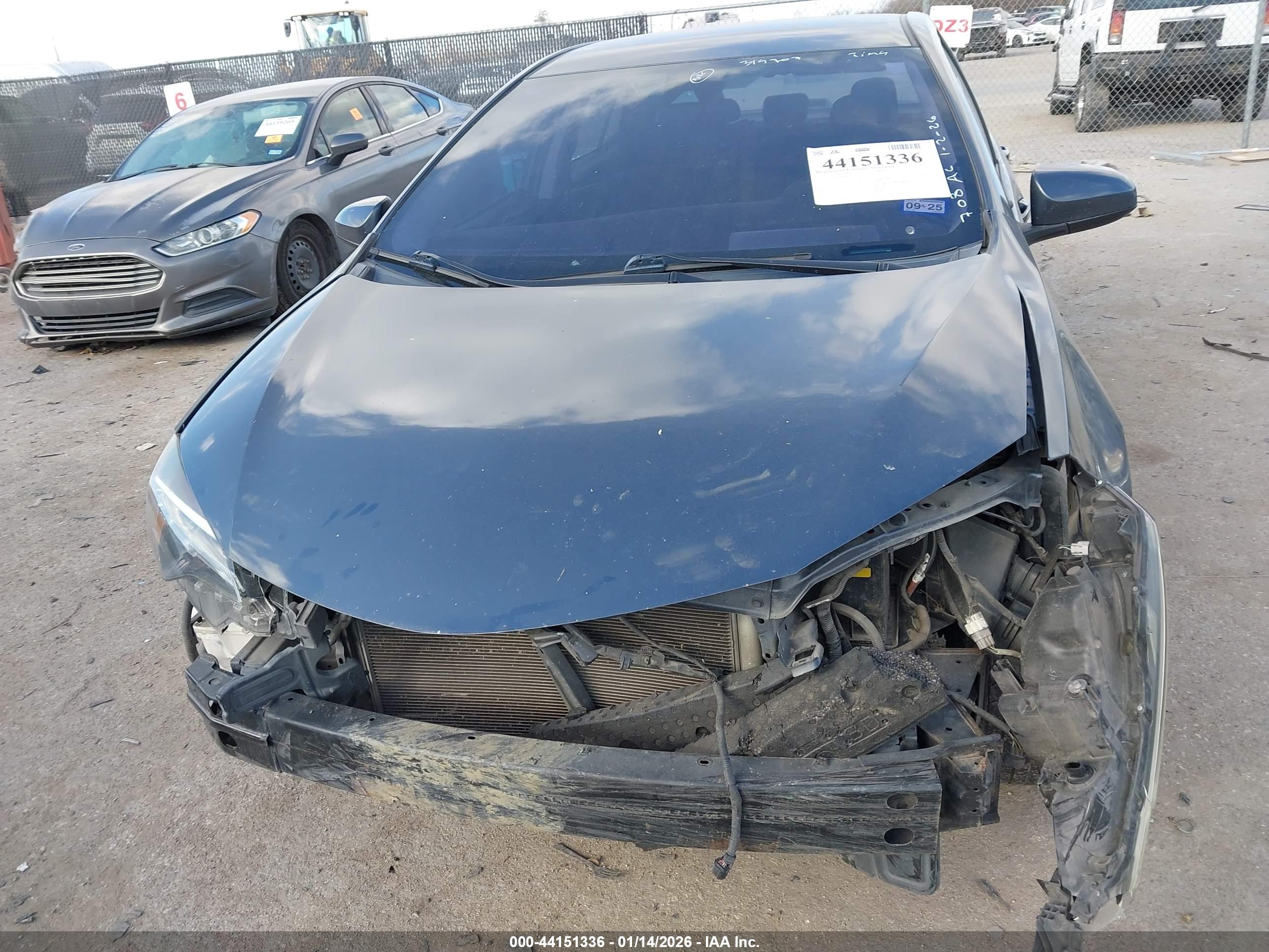 TOYOTA COROLLA image 6