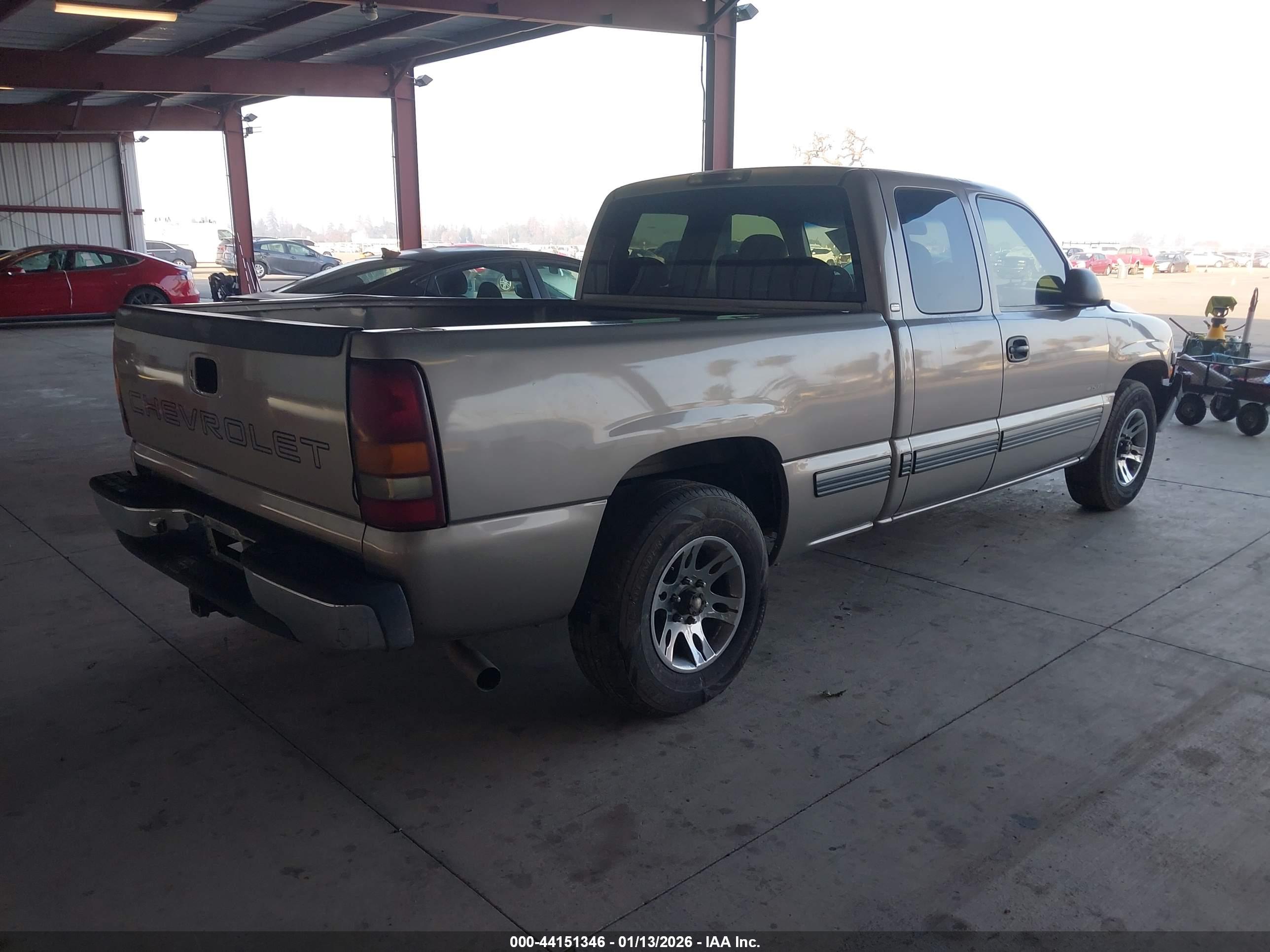 CHEVROLET SILVERADO image 4