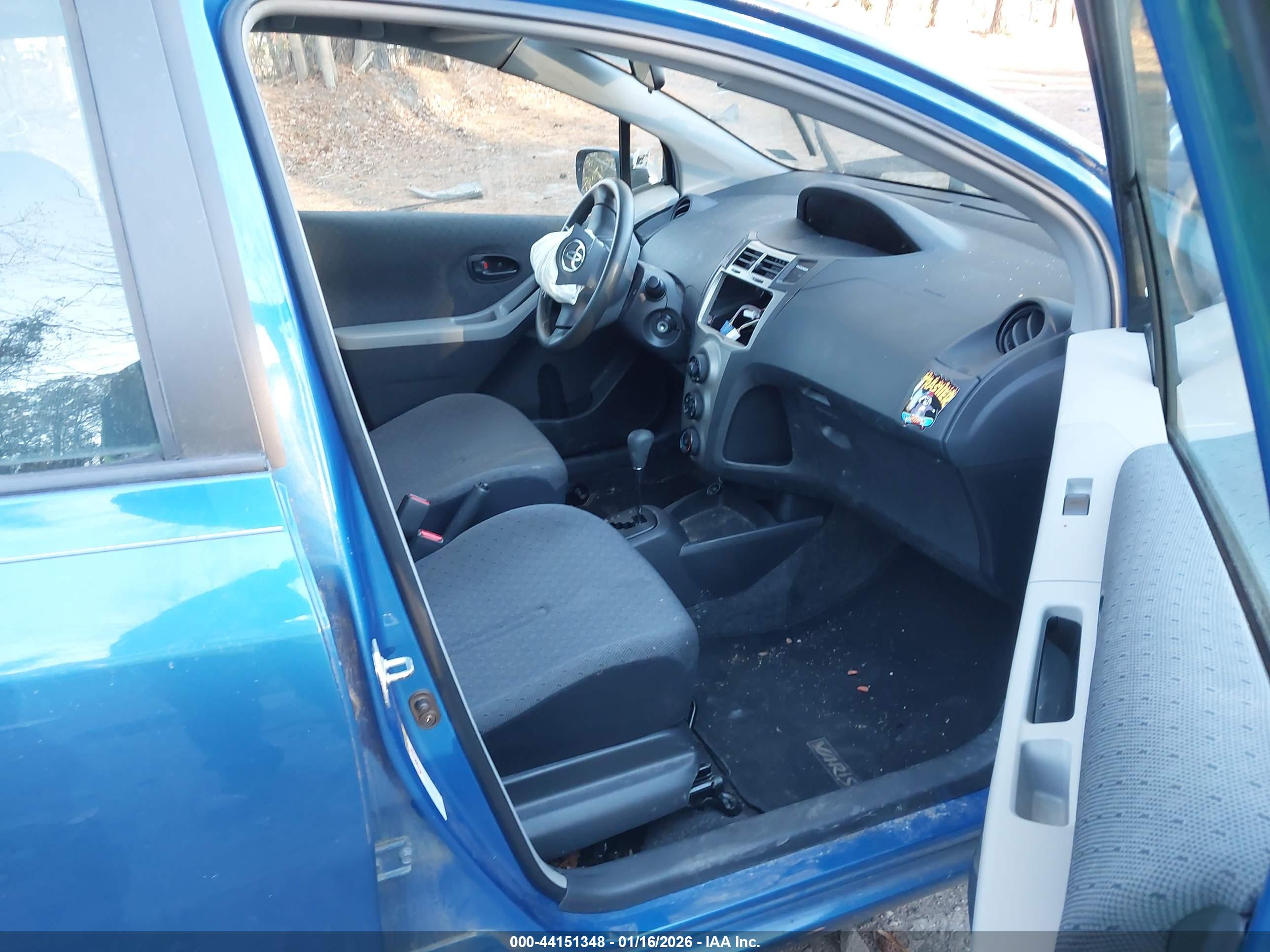 TOYOTA YARIS image 5