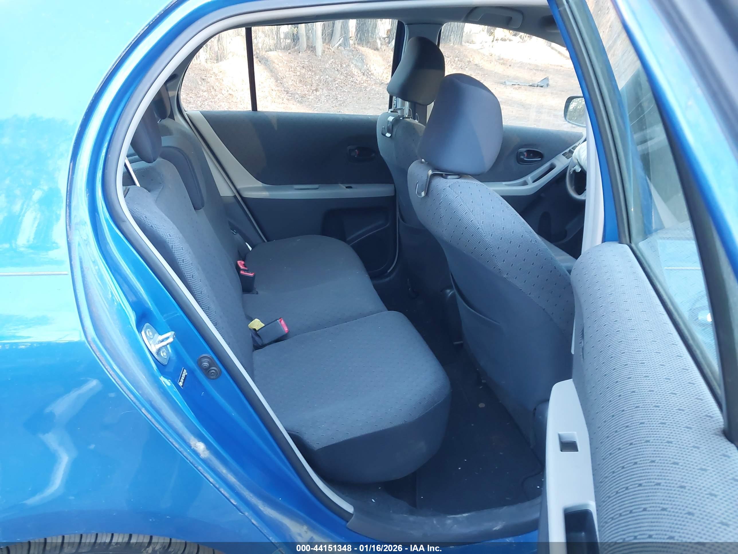 TOYOTA YARIS image 8