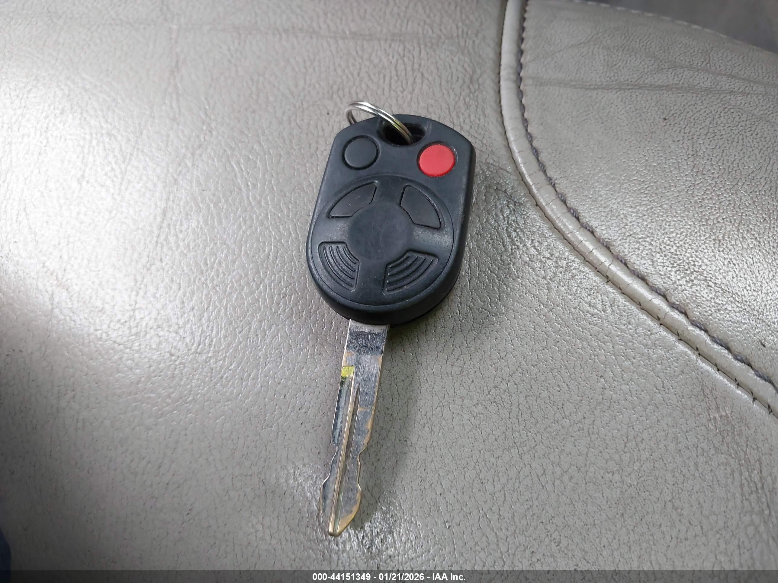 FORD TAURUS image 11