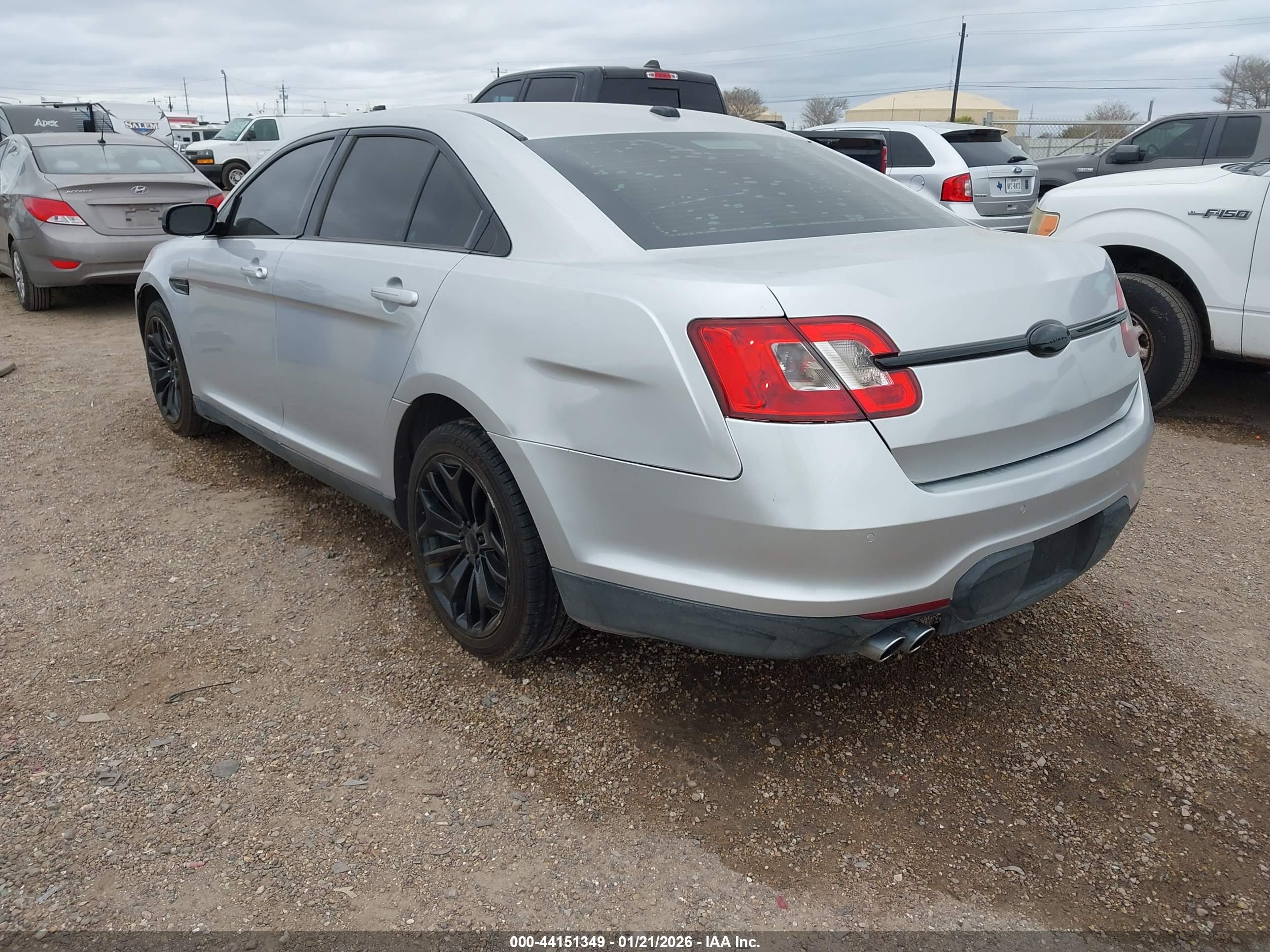 FORD TAURUS image 3