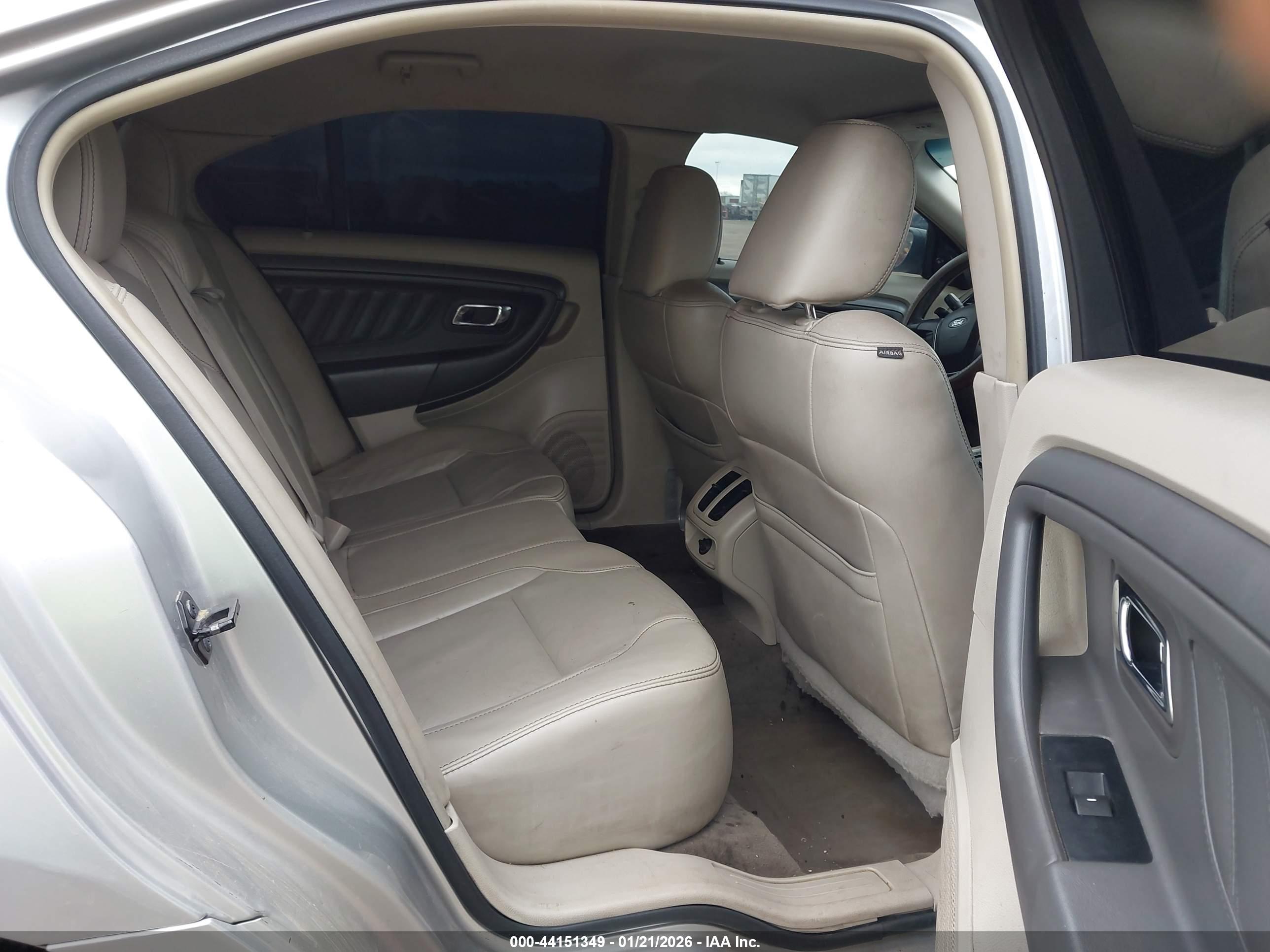 FORD TAURUS image 8