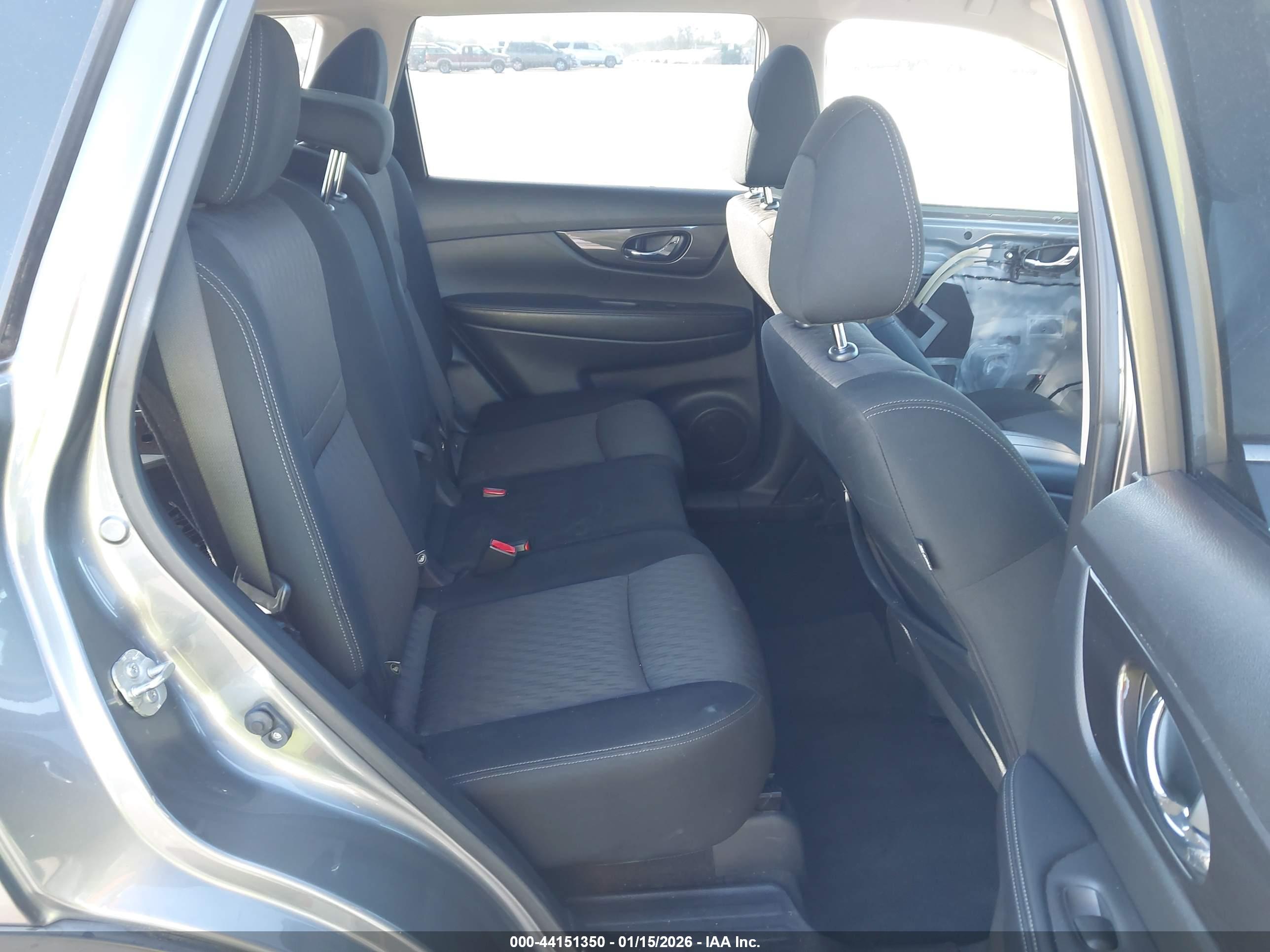 NISSAN ROGUE image 8