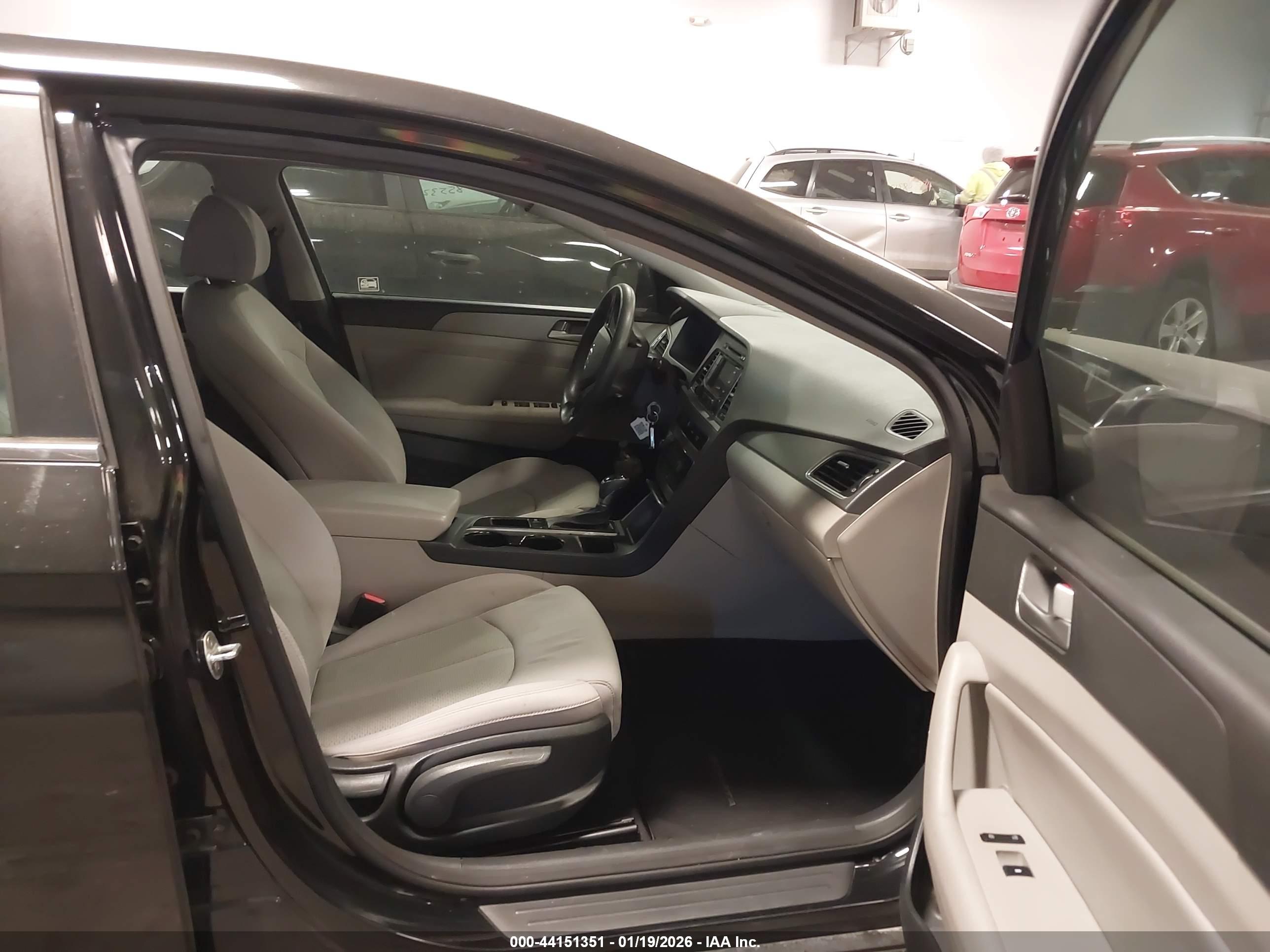 HYUNDAI SONATA image 5
