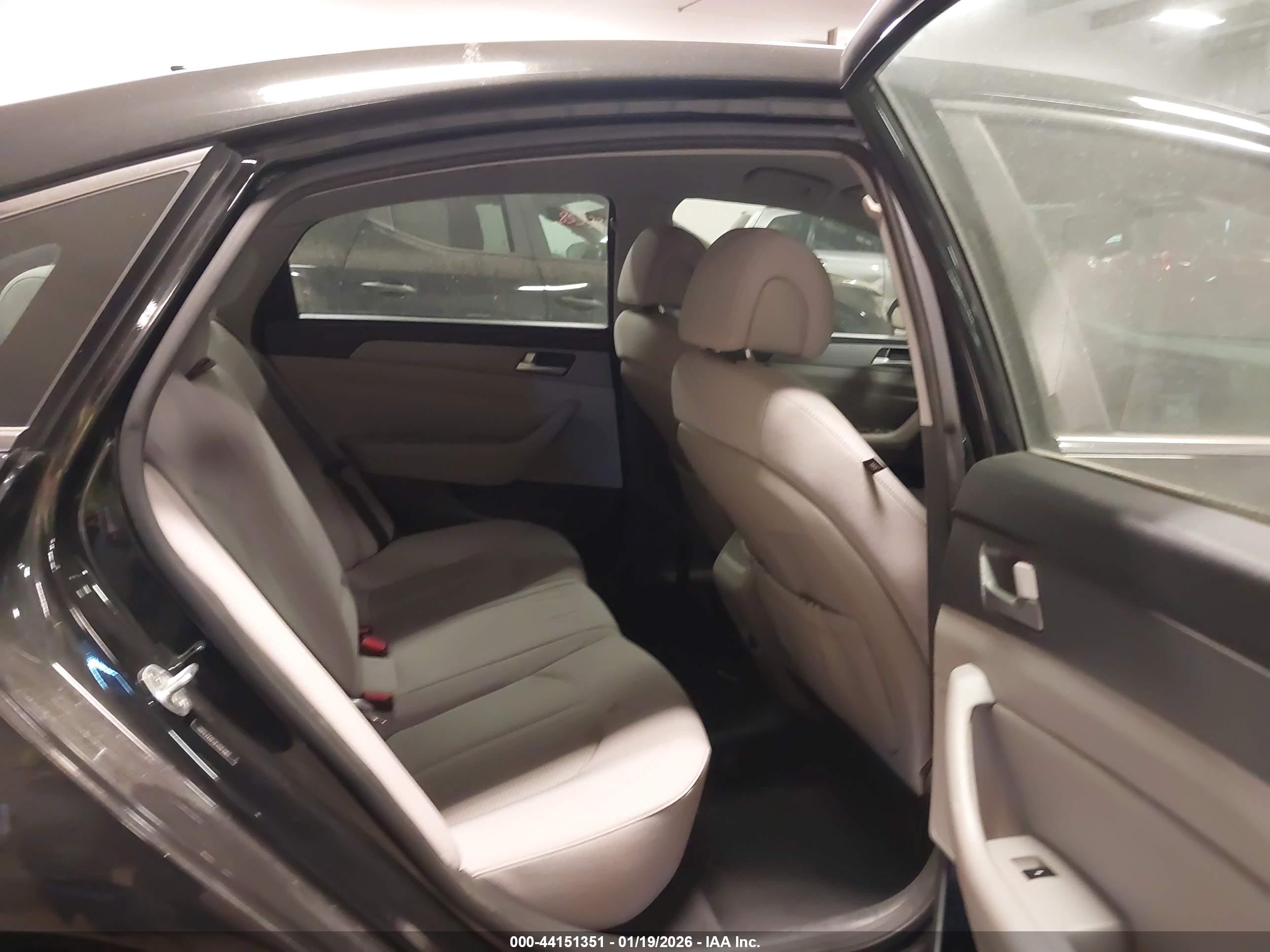 HYUNDAI SONATA image 8