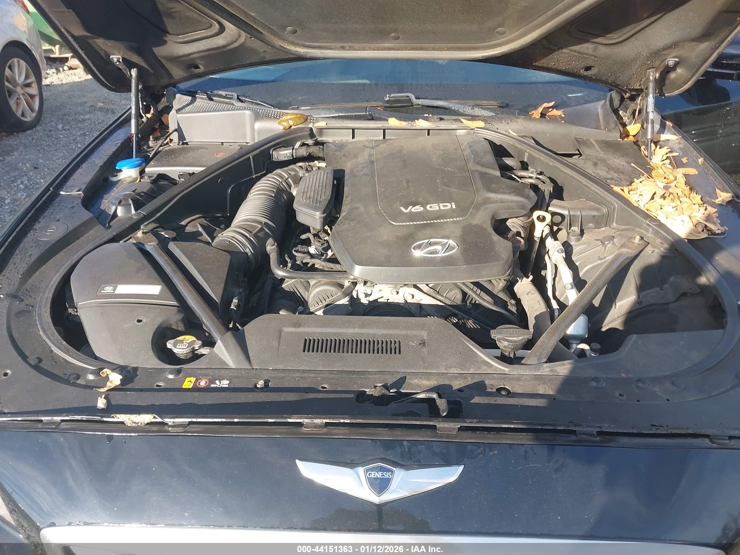 HYUNDAI GENESIS image 10