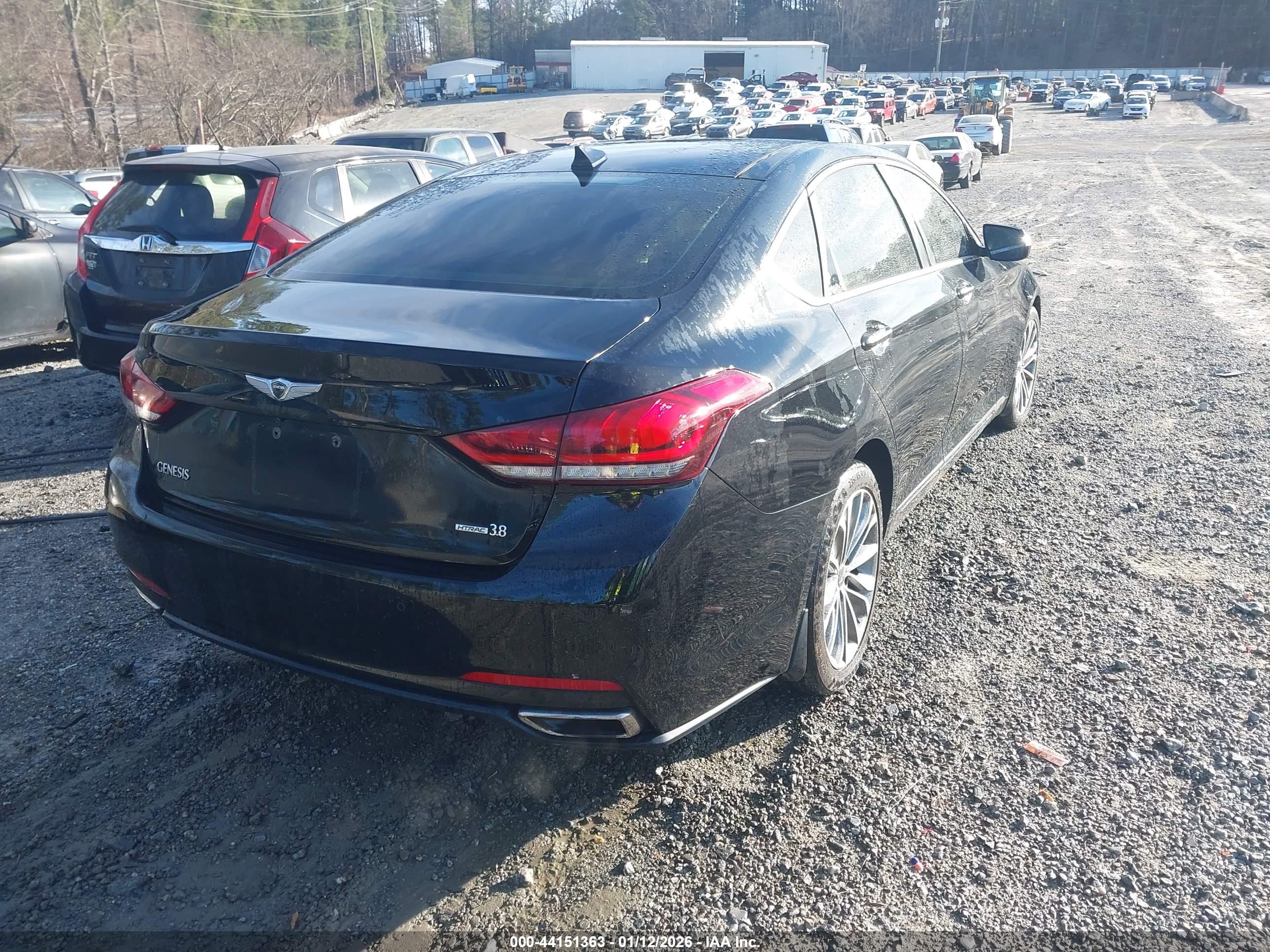 HYUNDAI GENESIS image 4