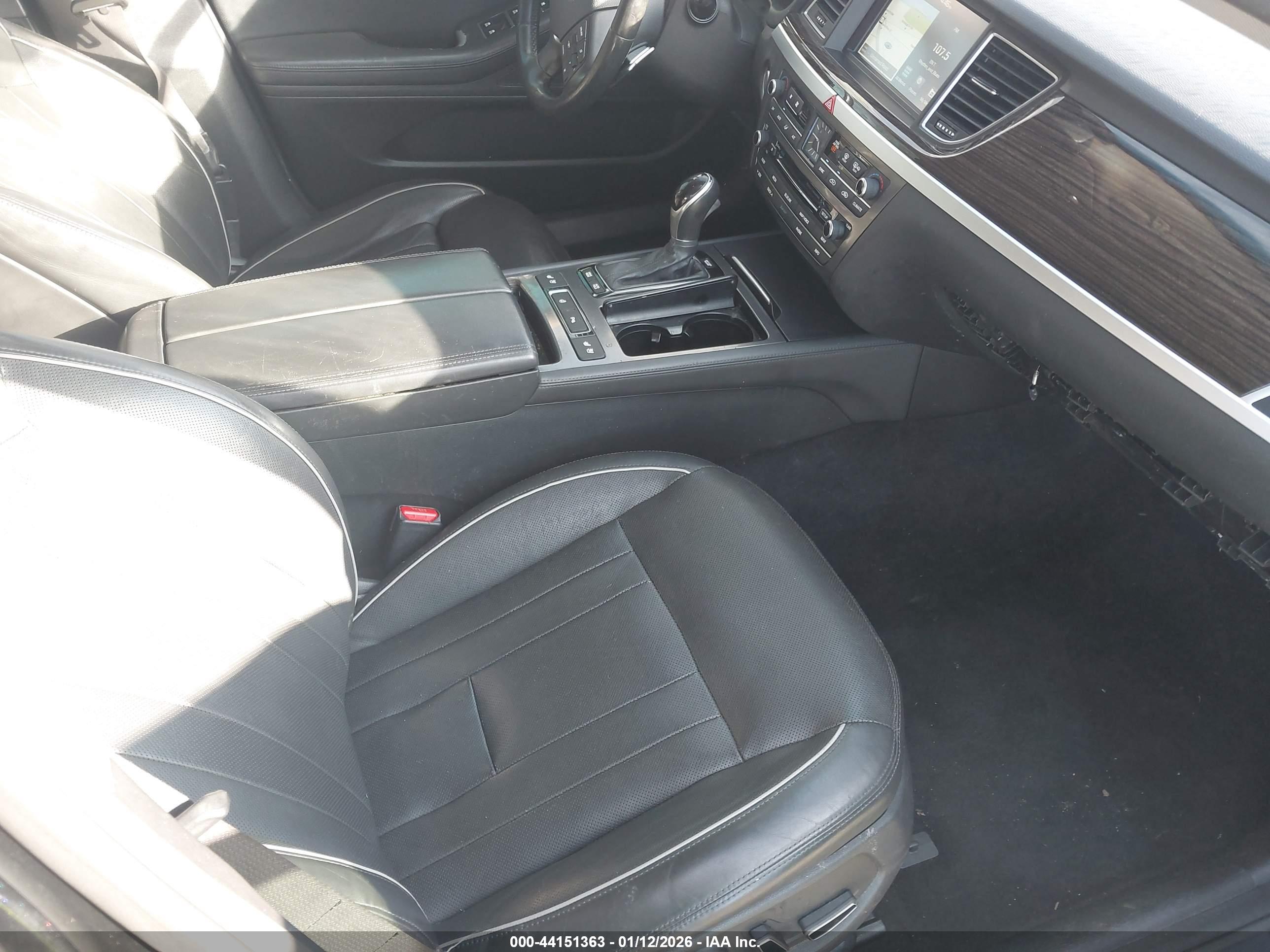 HYUNDAI GENESIS image 5