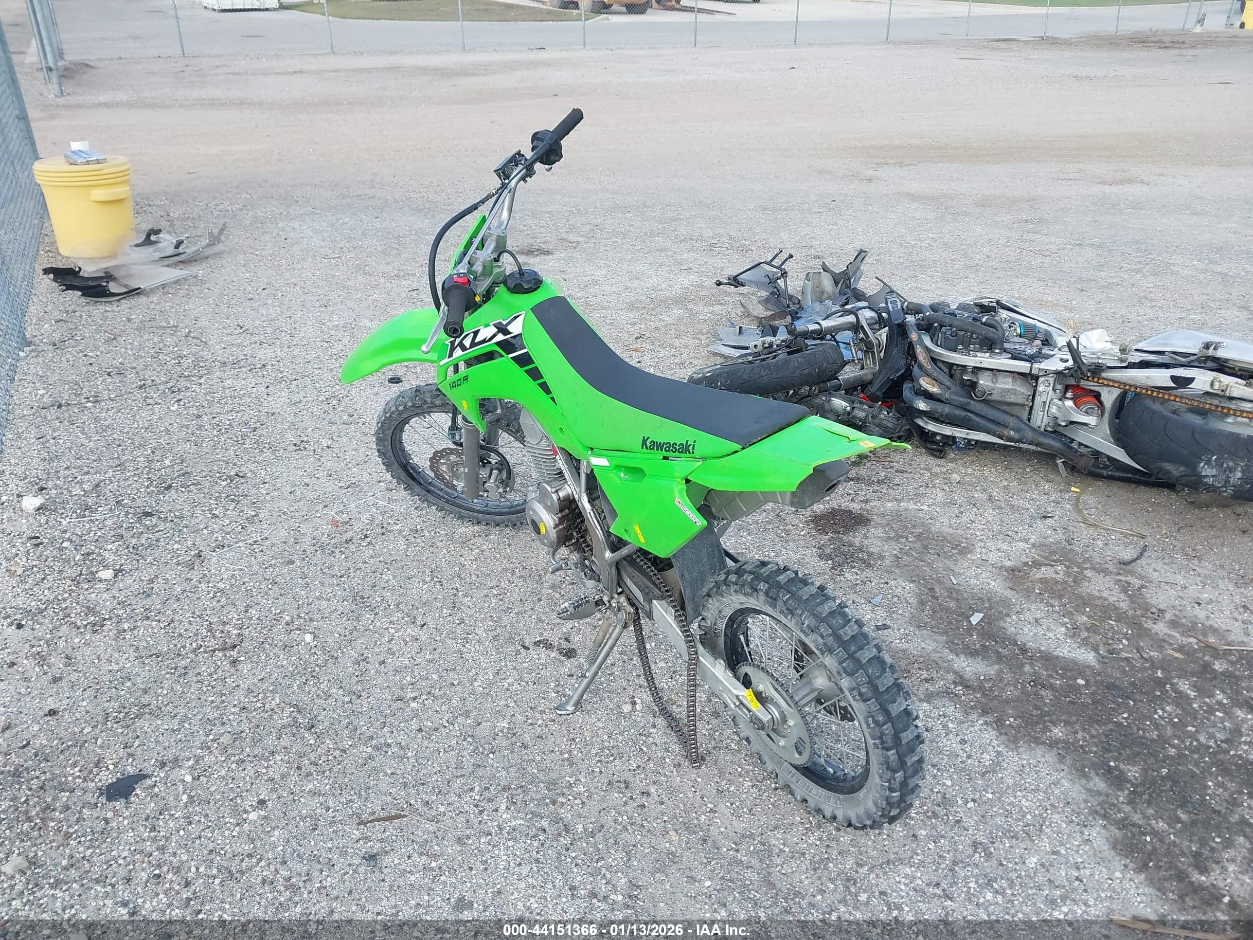 KAWASAKI KLX140 image 3