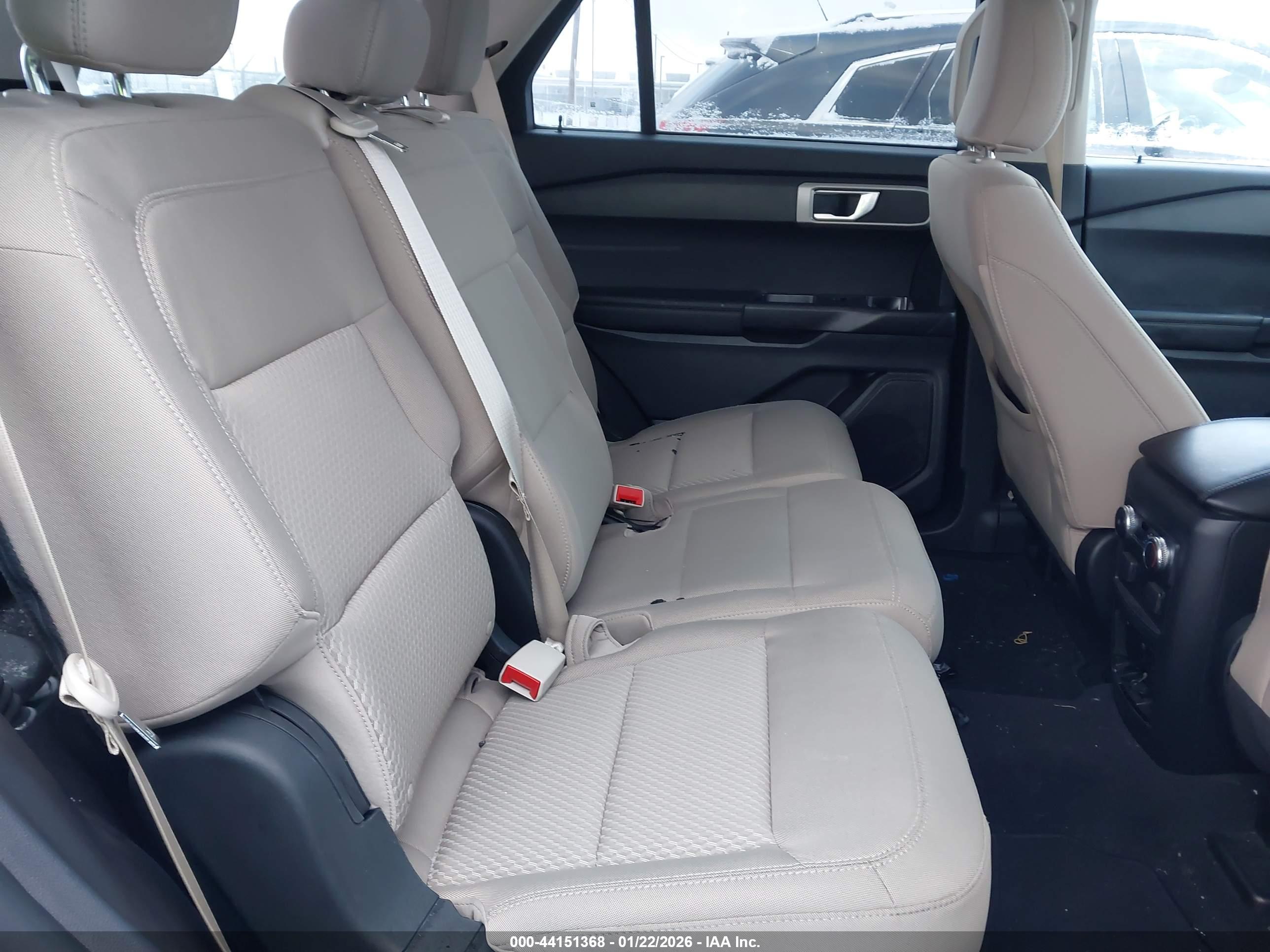 FORD EXPLORER image 8
