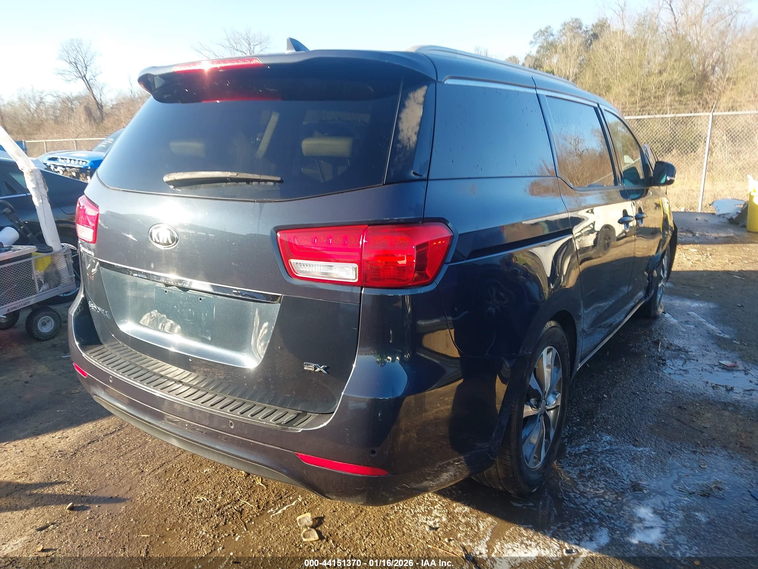 KIA SEDONA image 4