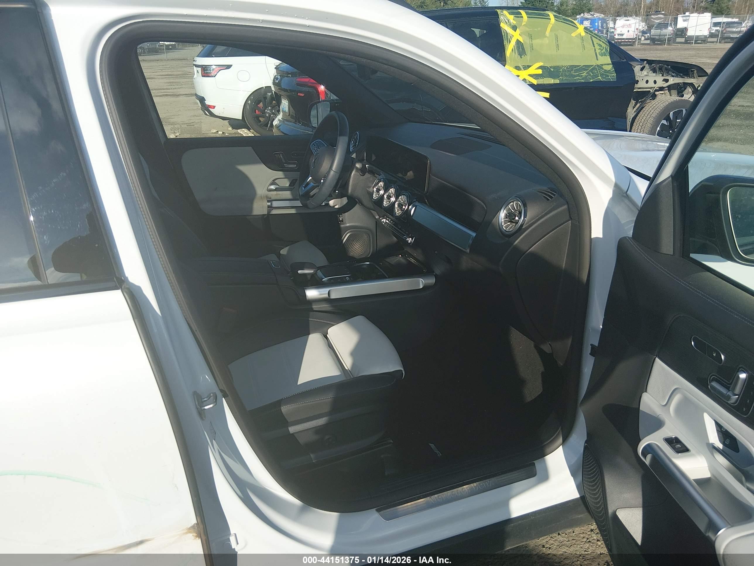 MERCEDES-BENZ GLB image 5