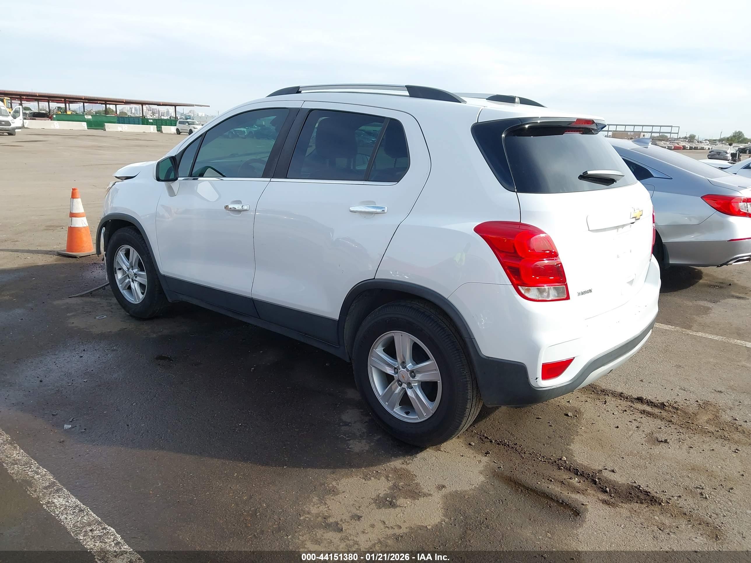 CHEVROLET TRAX image 3