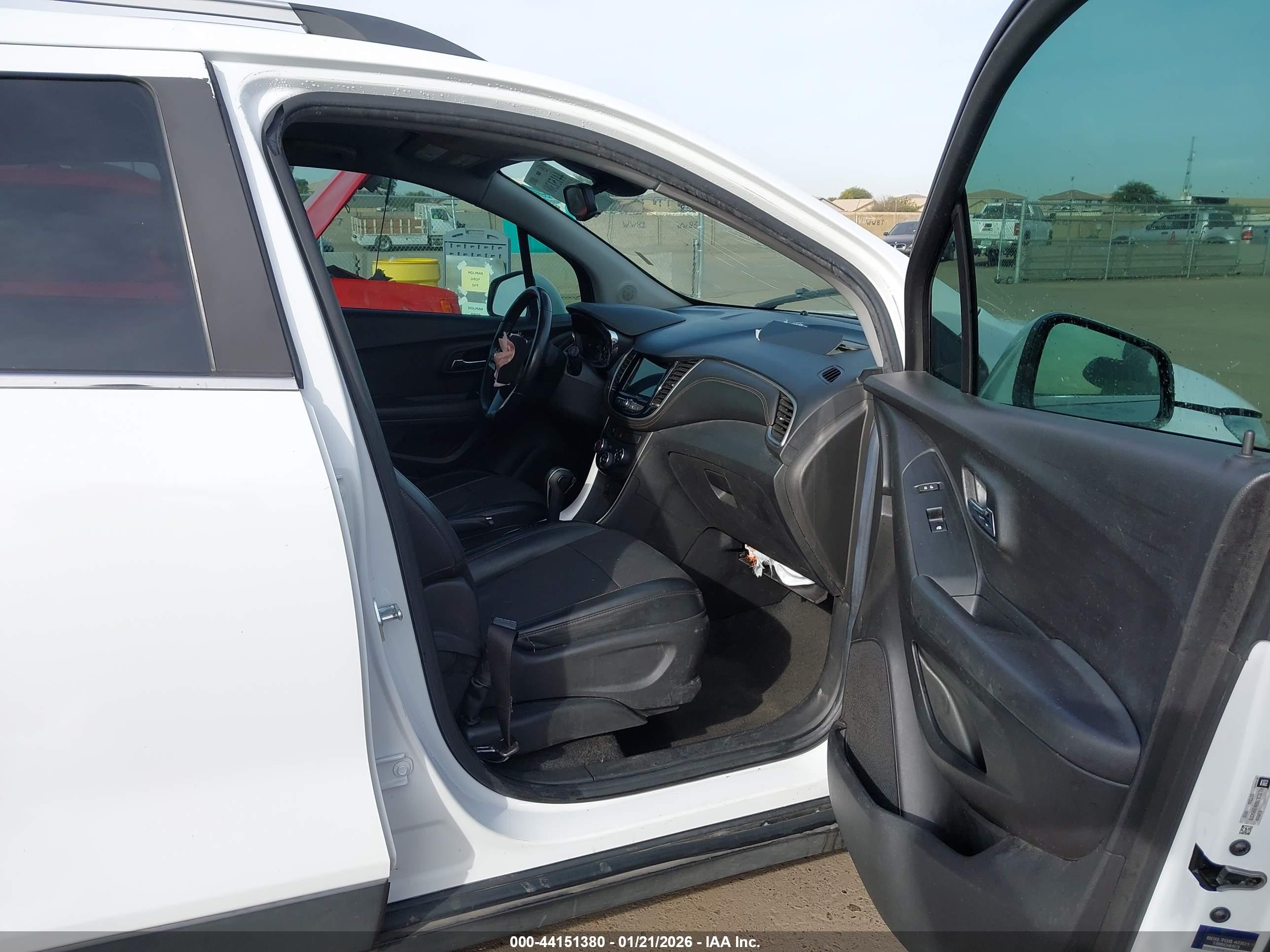 CHEVROLET TRAX image 5