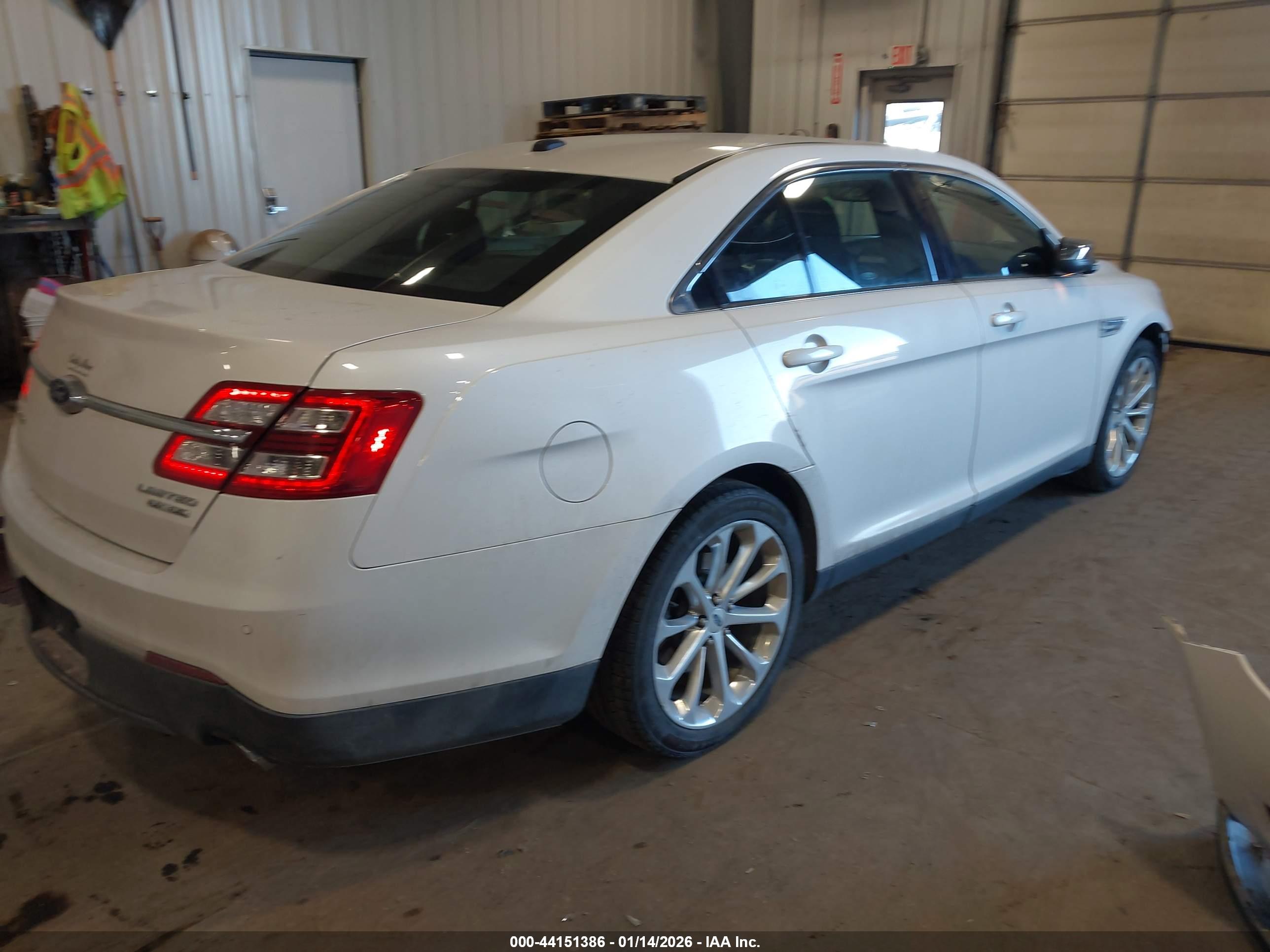 FORD TAURUS image 4