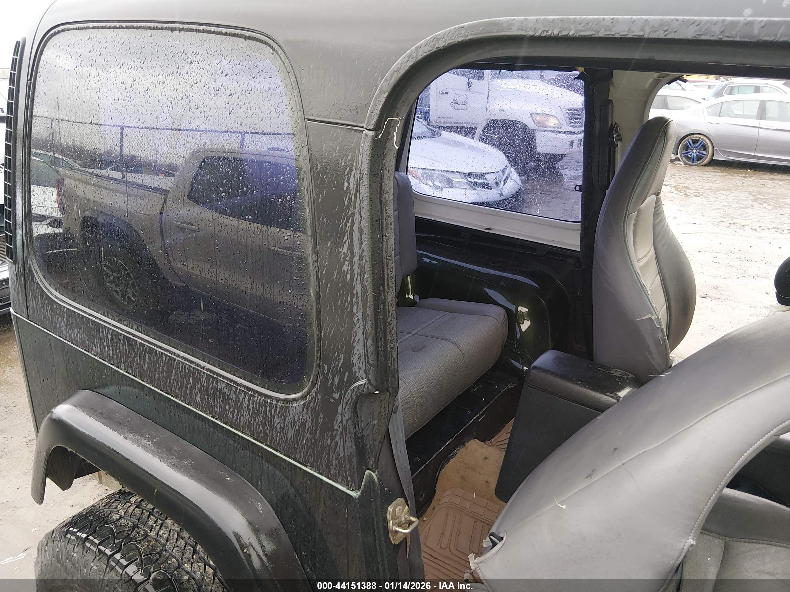 JEEP WRANGLER image 8