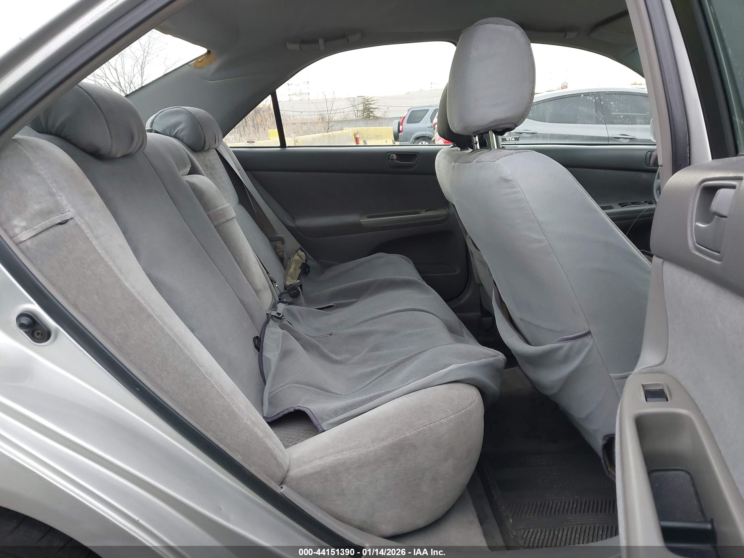 TOYOTA CAMRY image 8