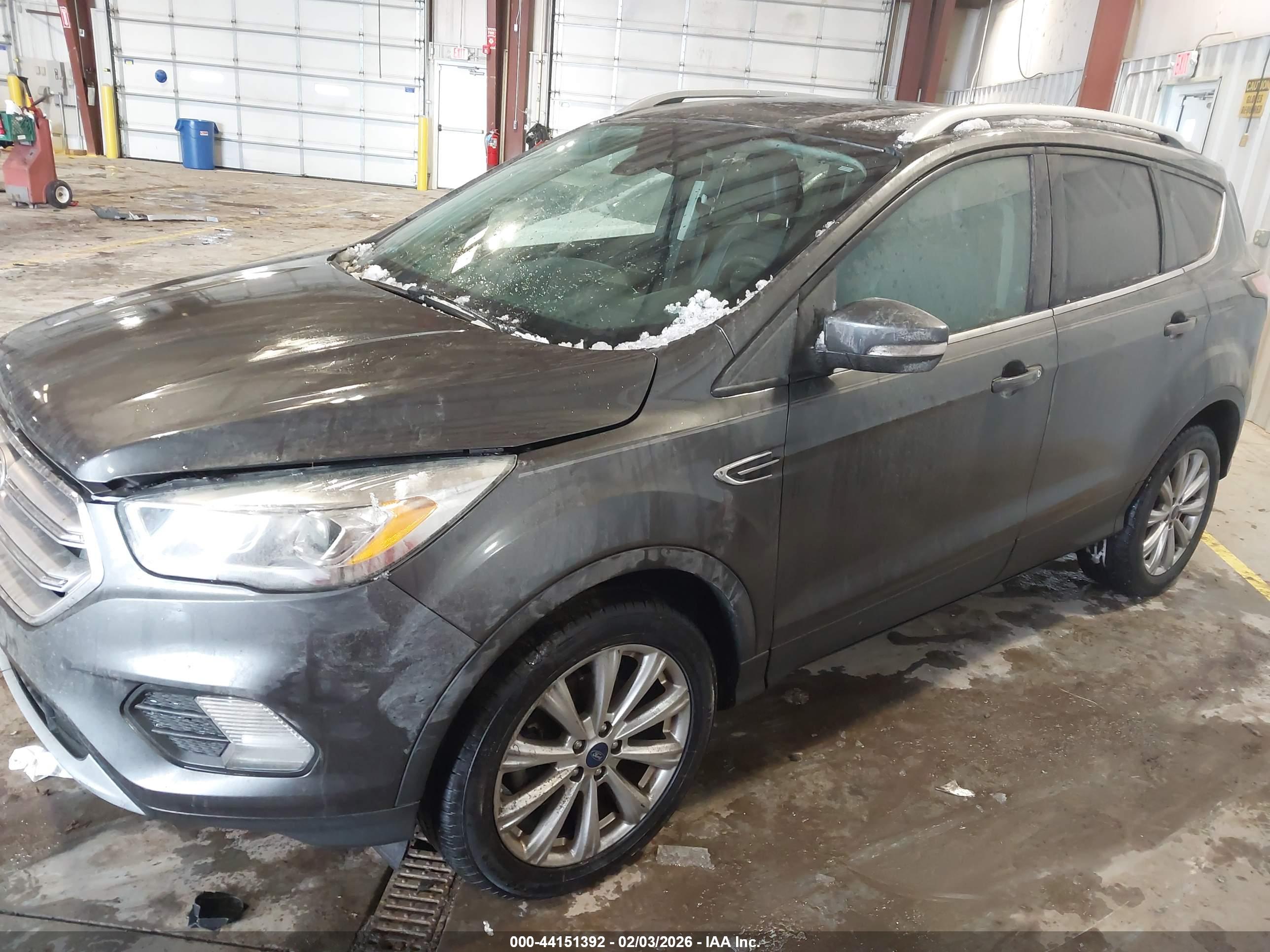 FORD ESCAPE image 2