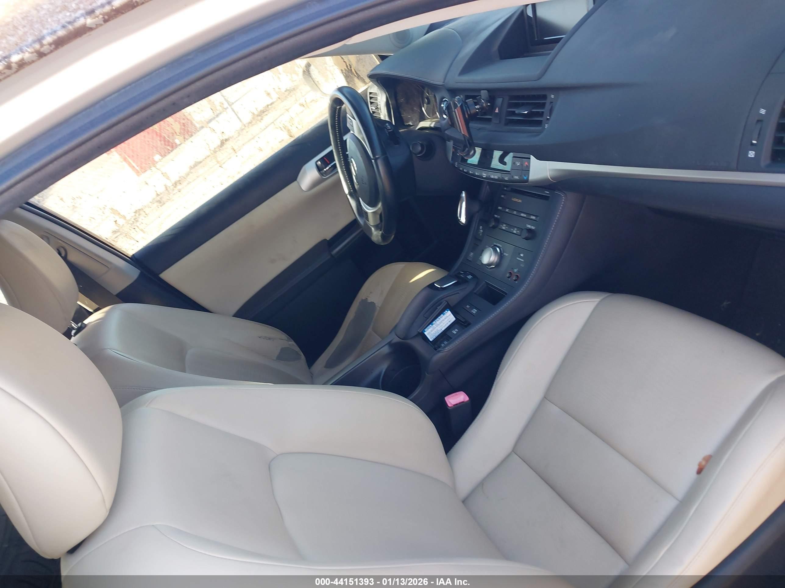 LEXUS CT image 5