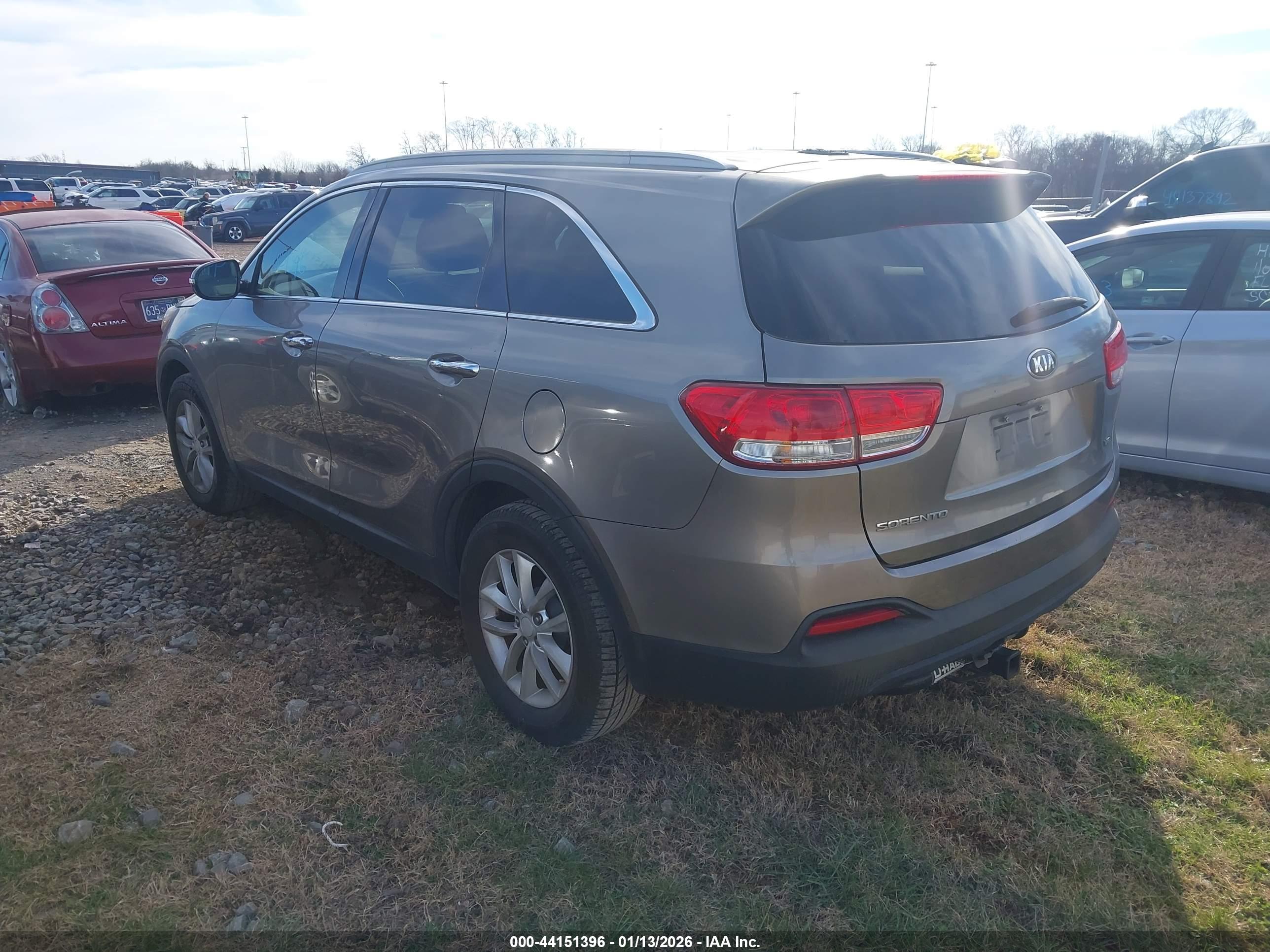 KIA SORENTO image 3
