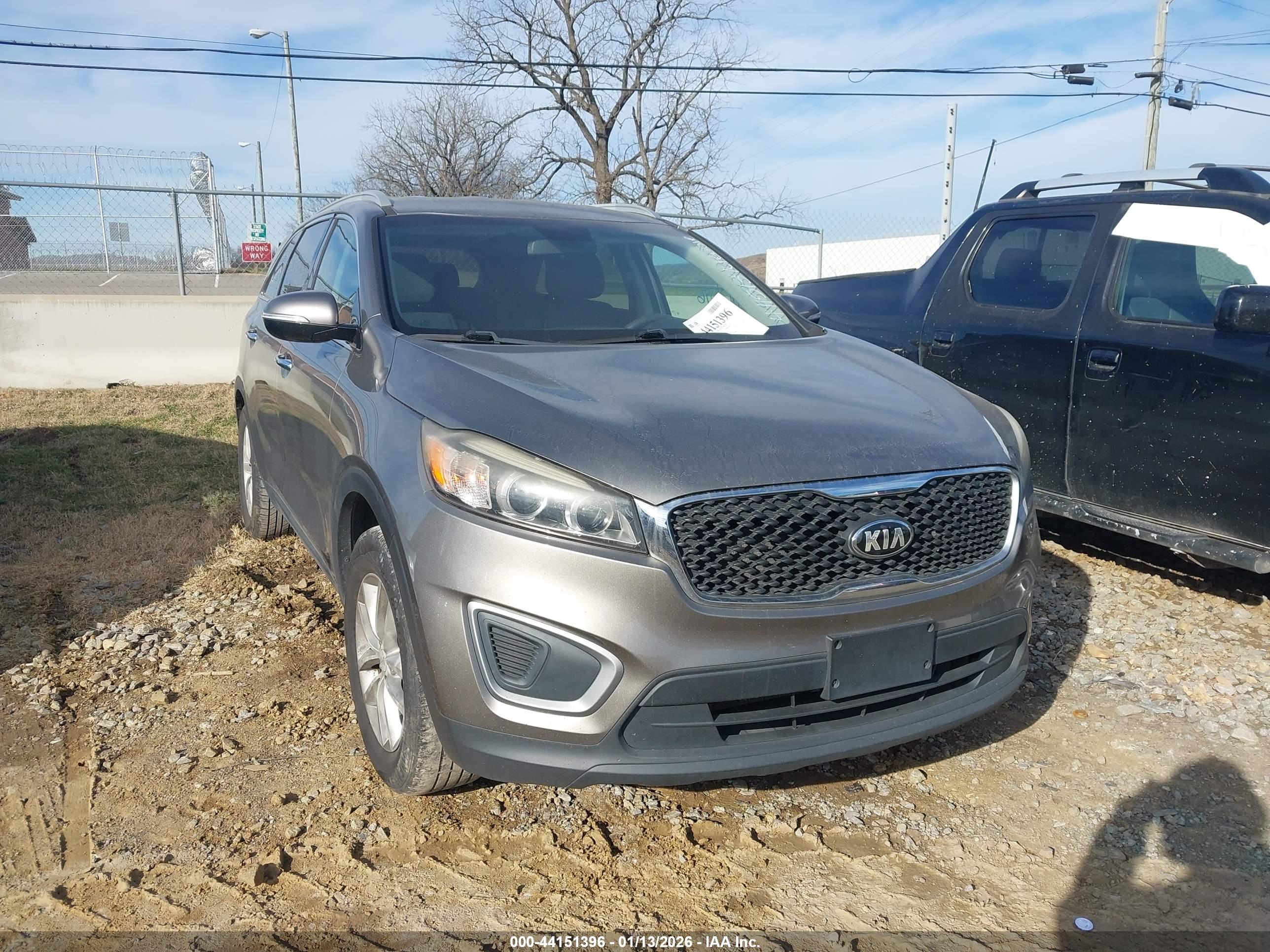 KIA SORENTO image 6