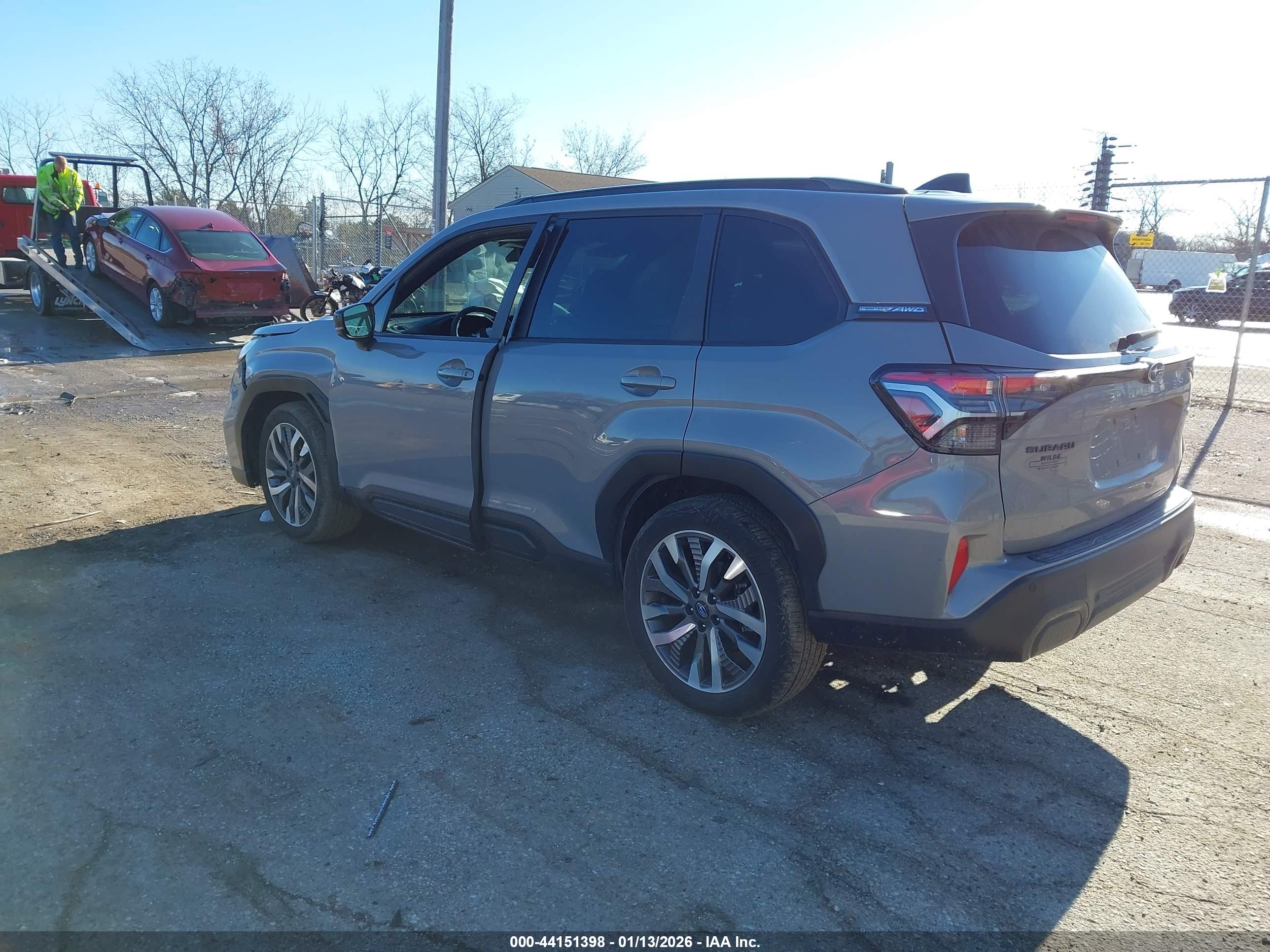 SUBARU FORESTER image 3