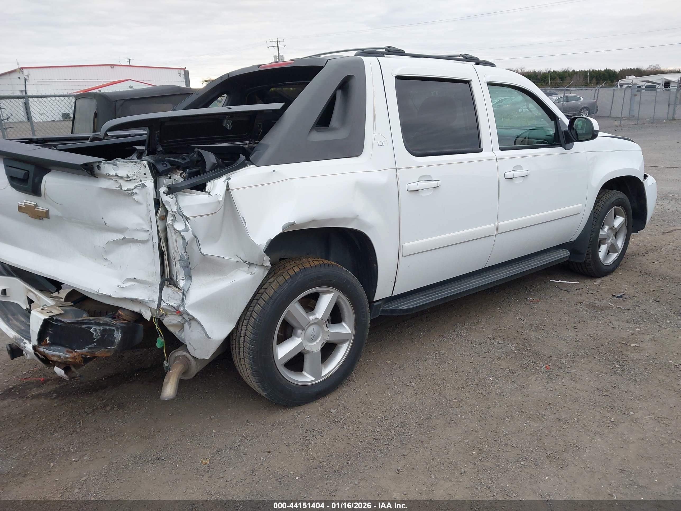 CHEVROLET AVALANCHE image 4