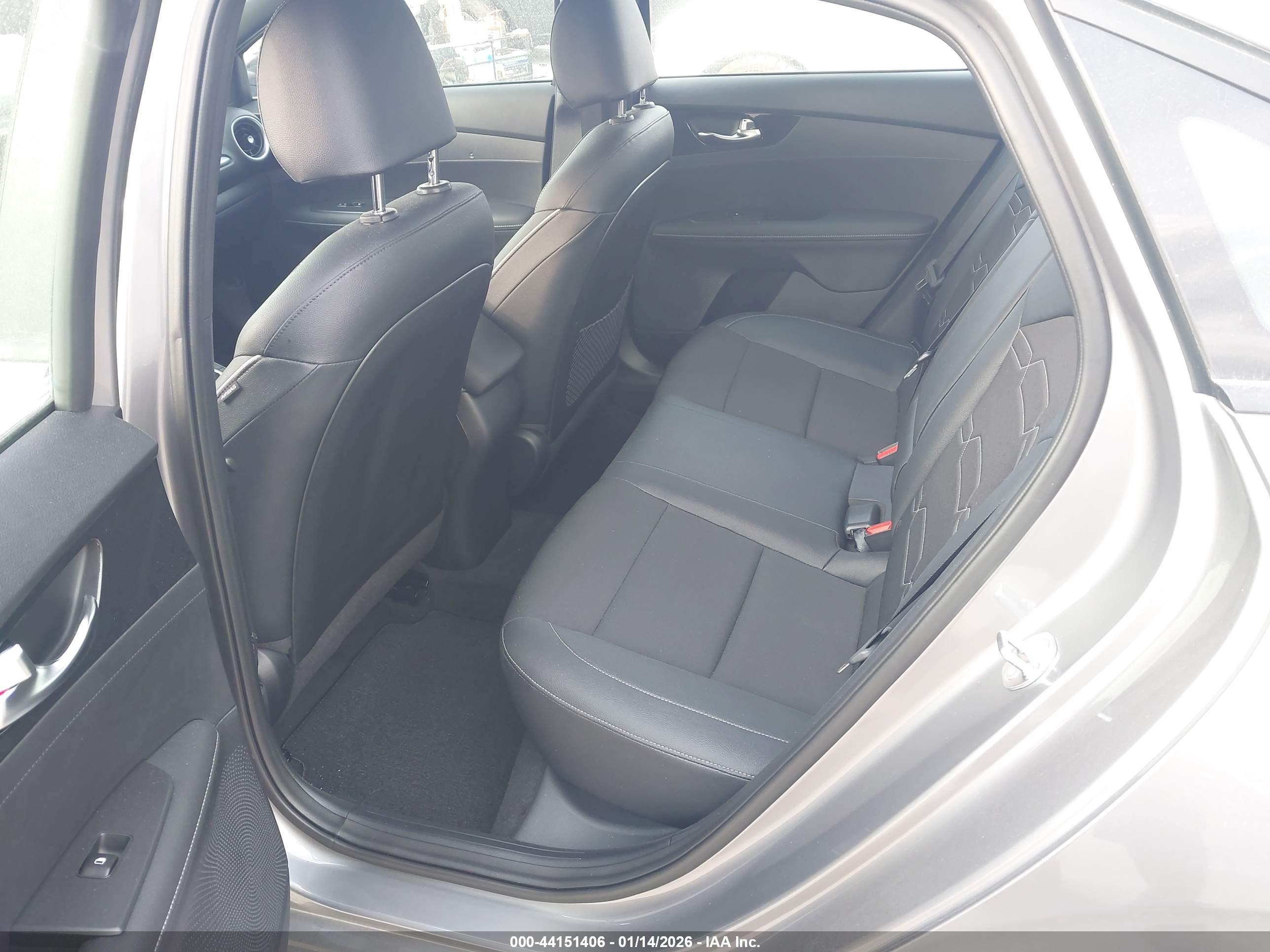 KIA FORTE image 8