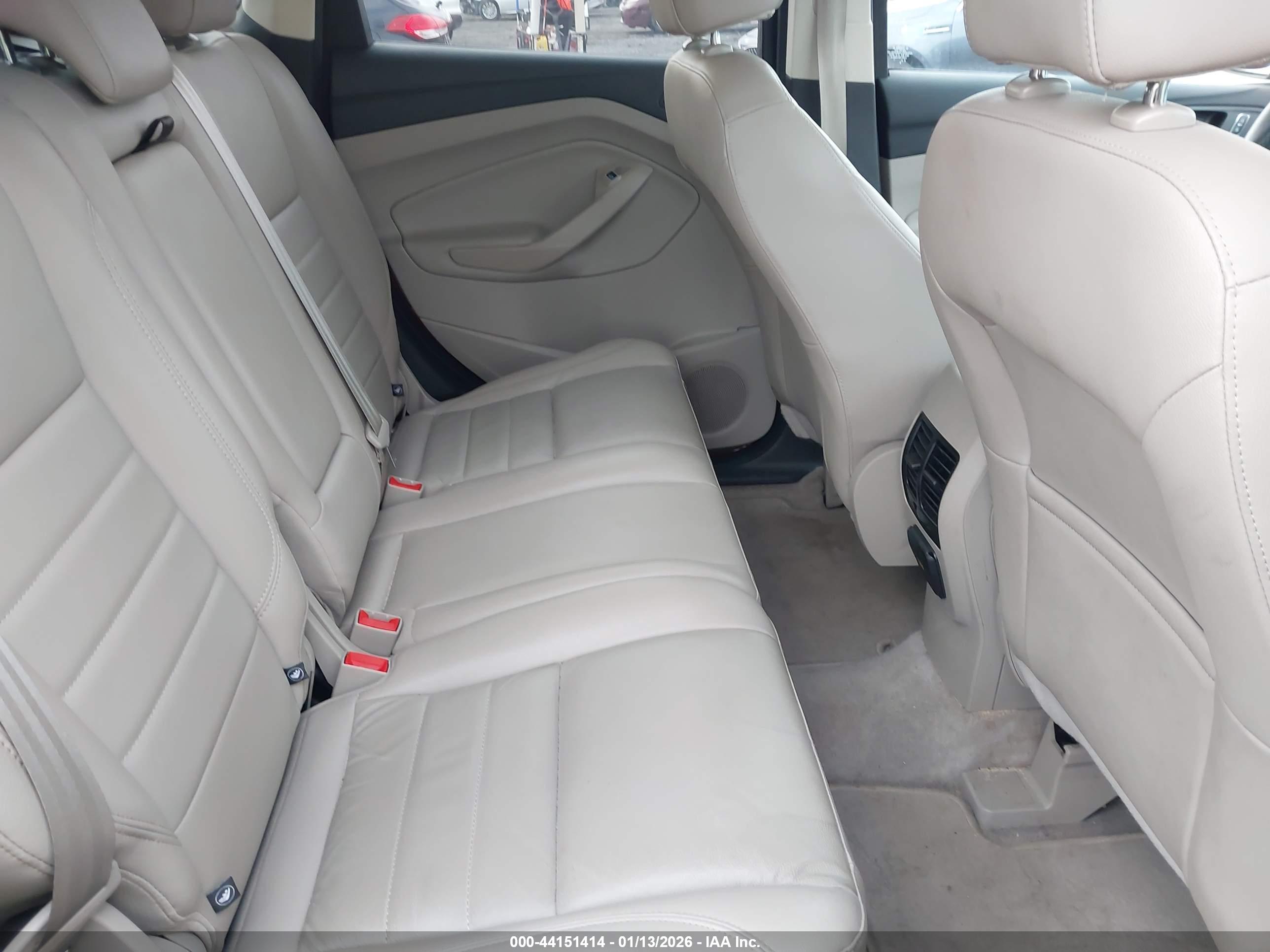 FORD ESCAPE image 8