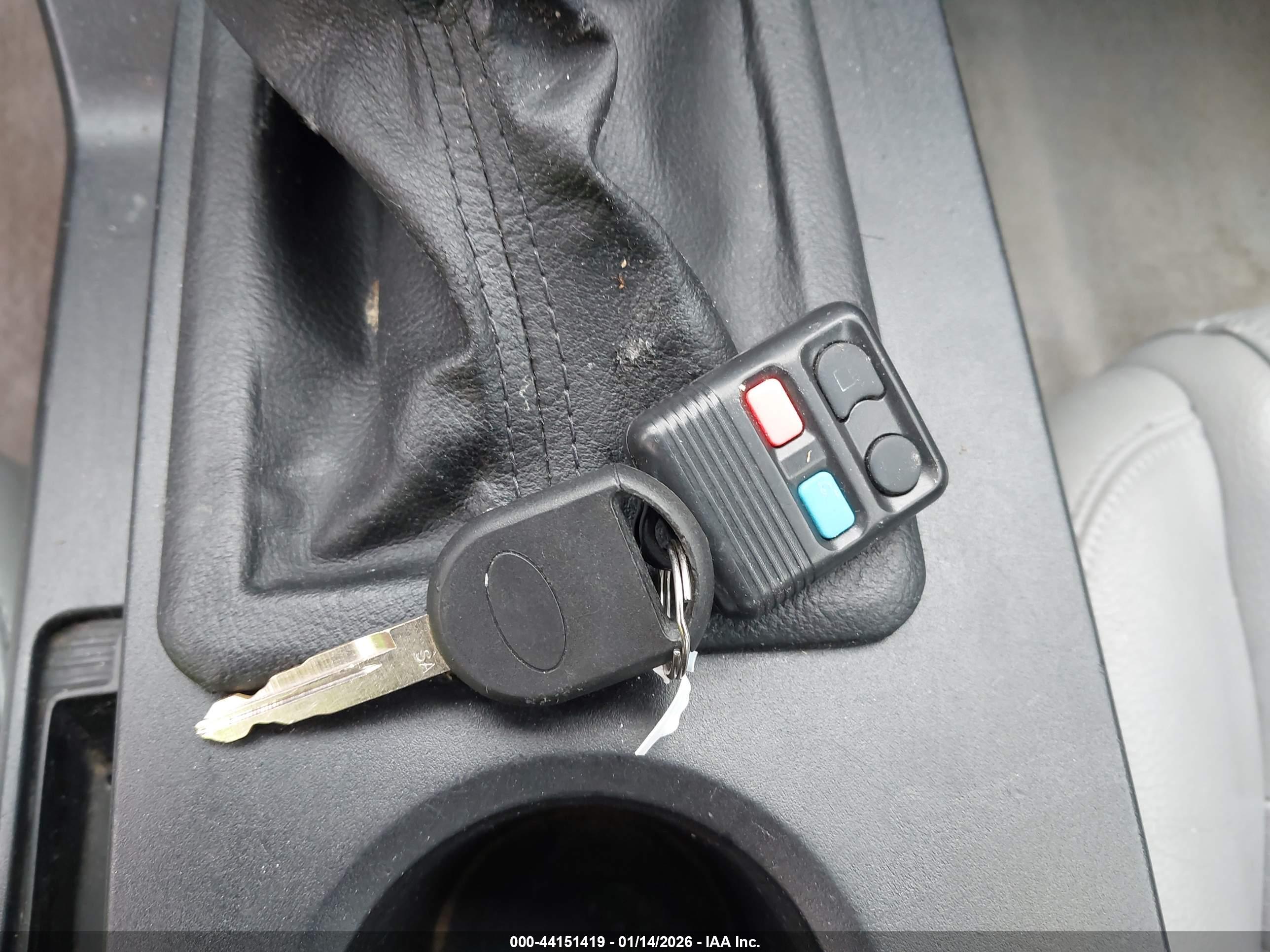 FORD MUSTANG image 11