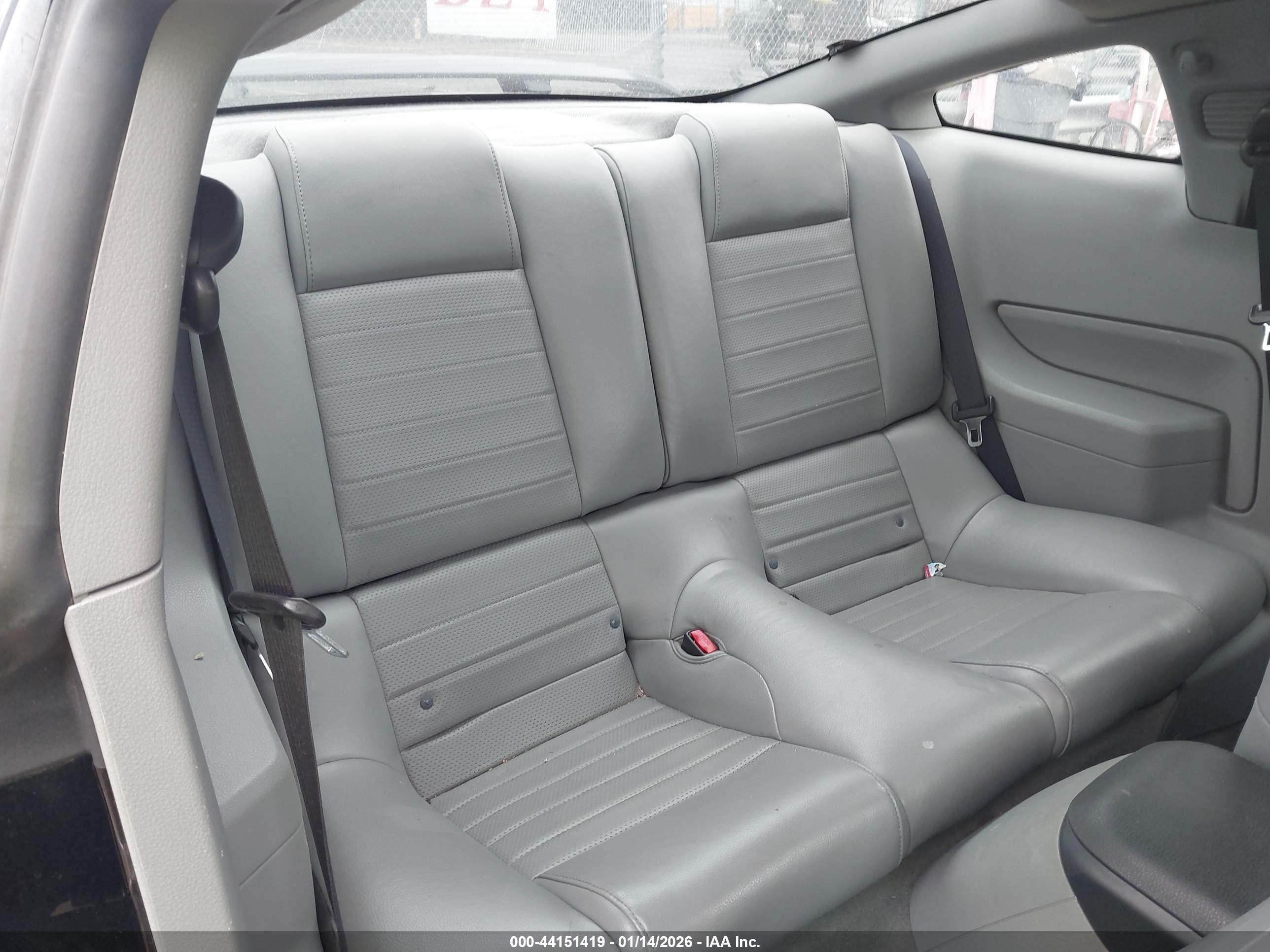 FORD MUSTANG image 8
