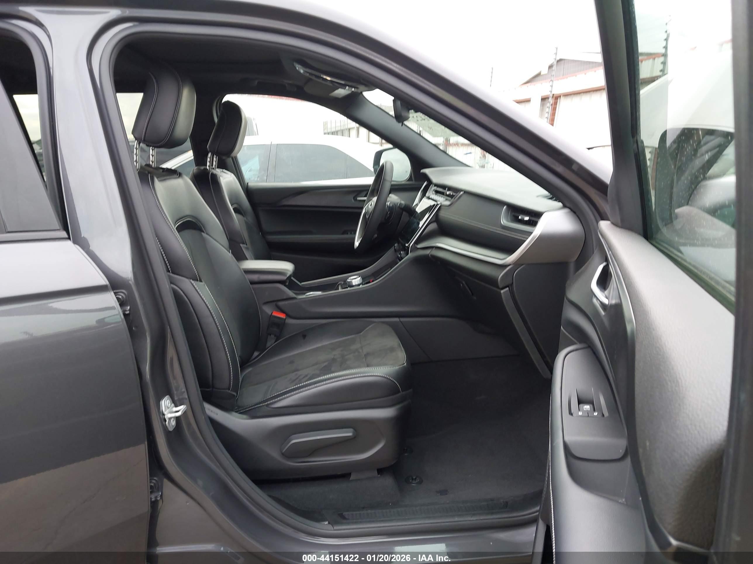 JEEP GRAND image 5