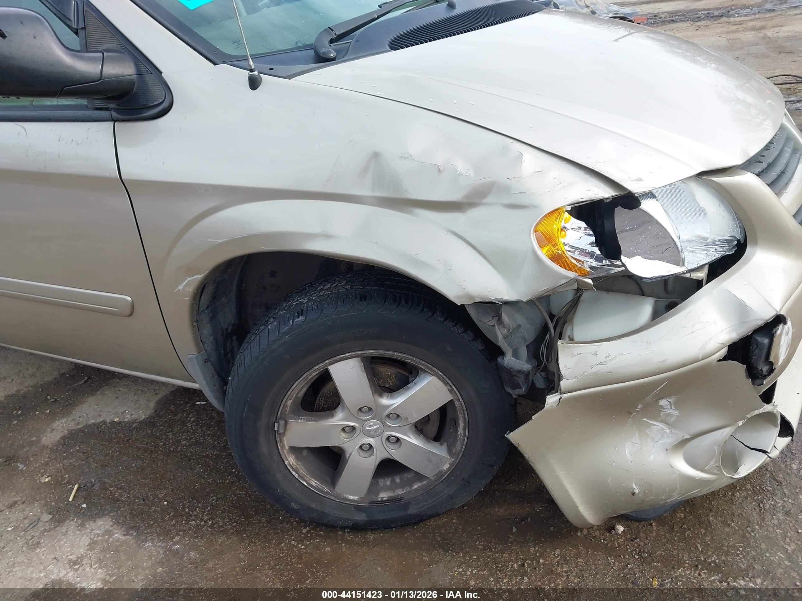 DODGE GRAND image 6