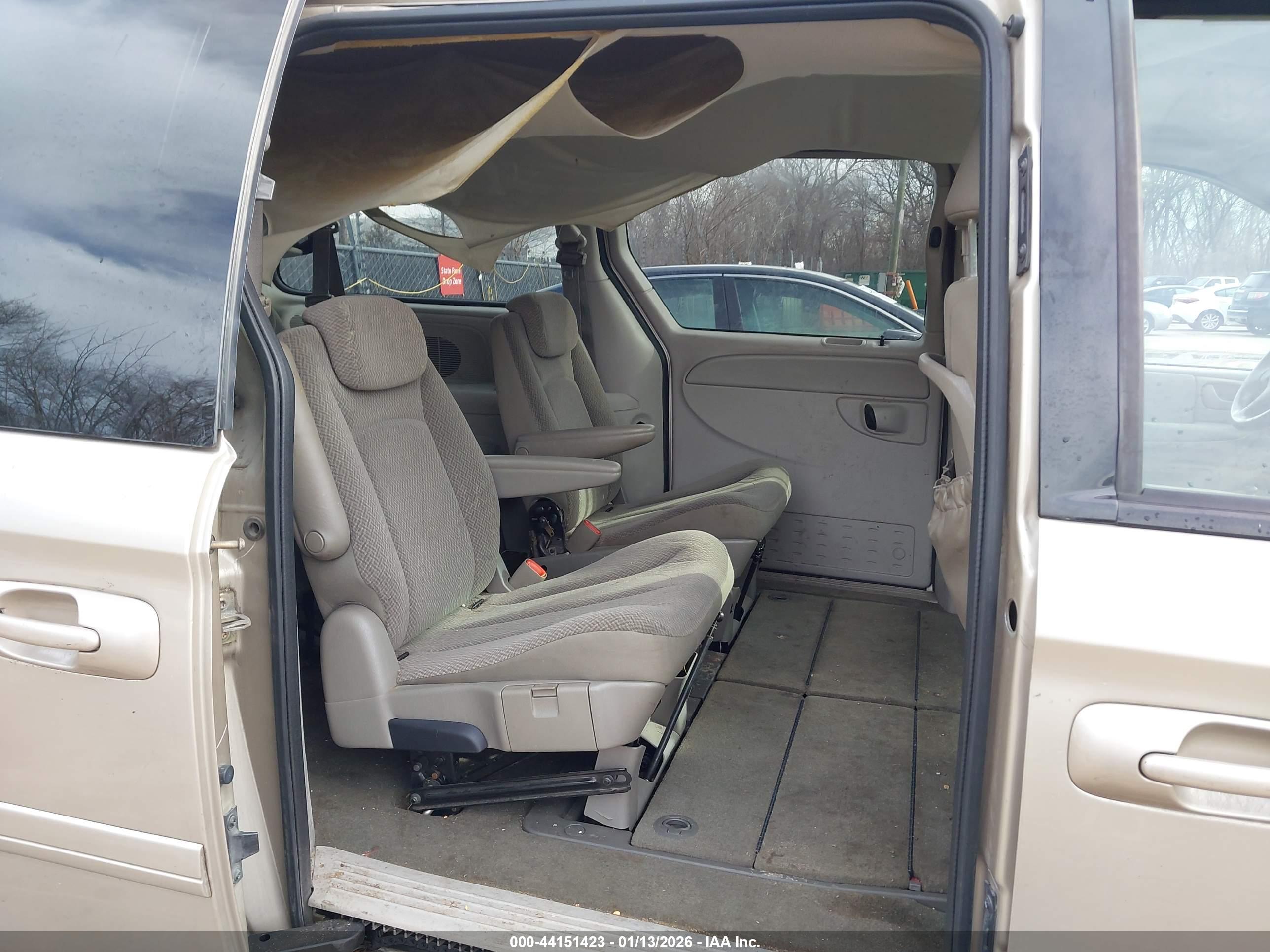 DODGE GRAND image 8