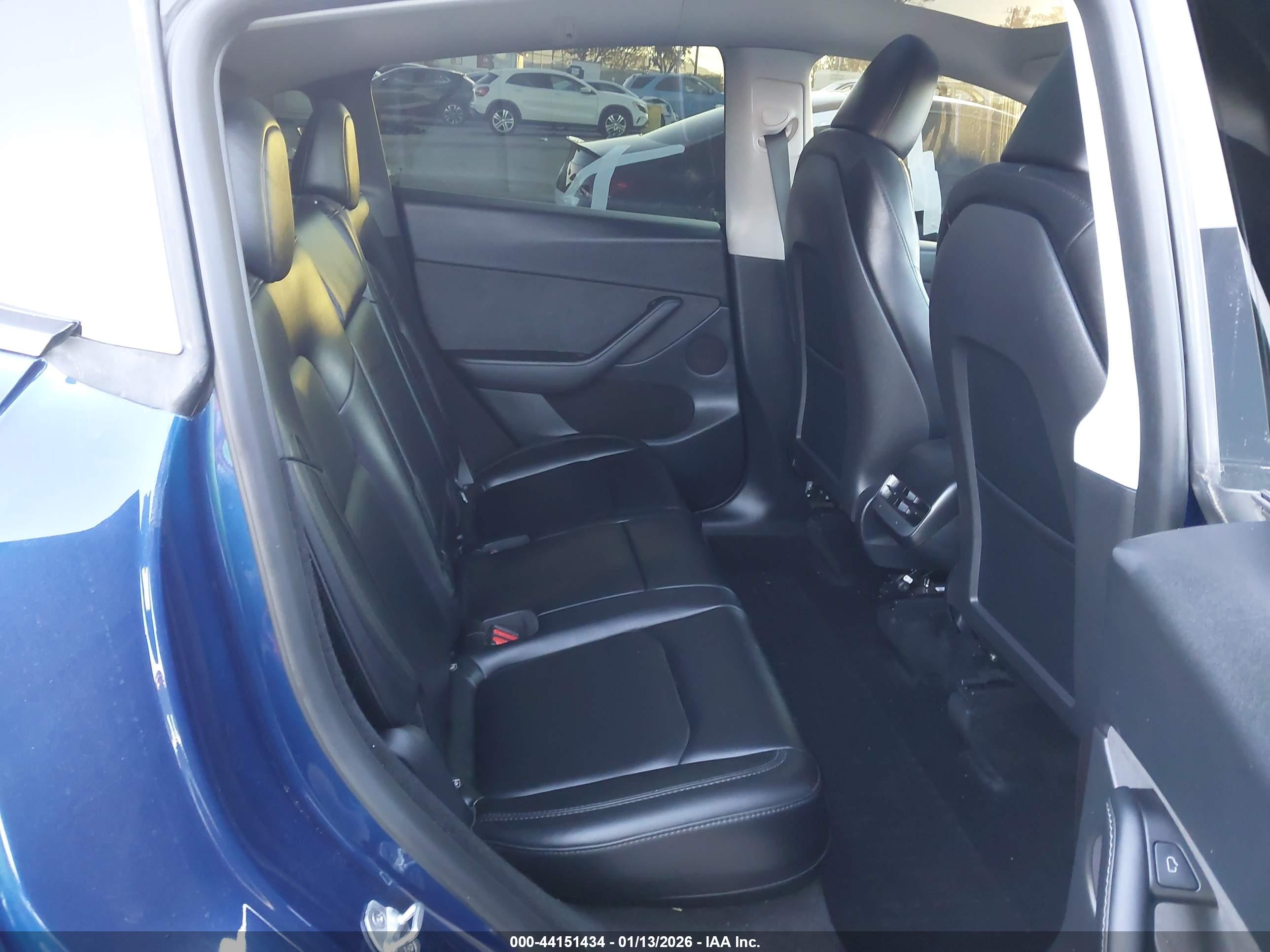 TESLA MODEL image 8