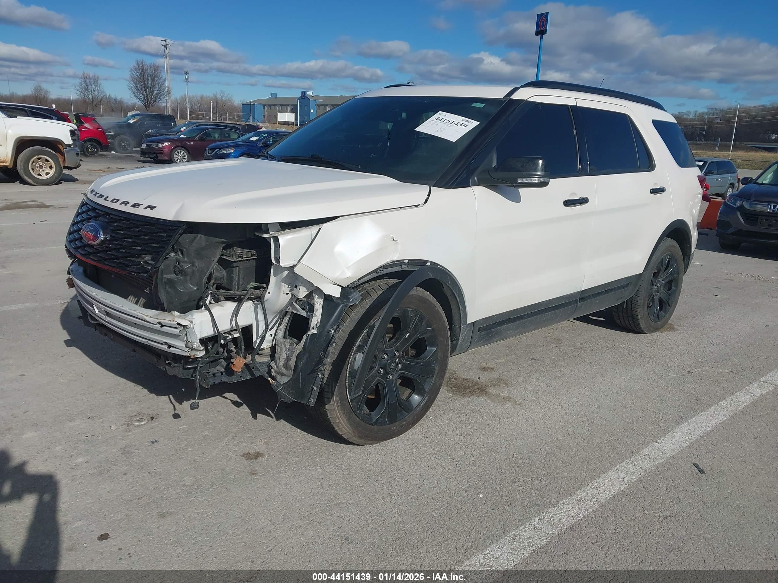 FORD EXPLORER image 2