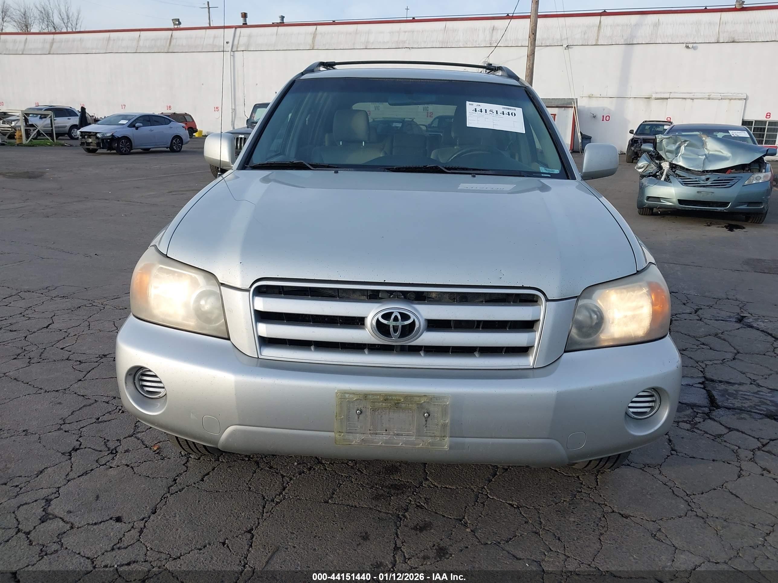 TOYOTA HIGHLANDER image 6