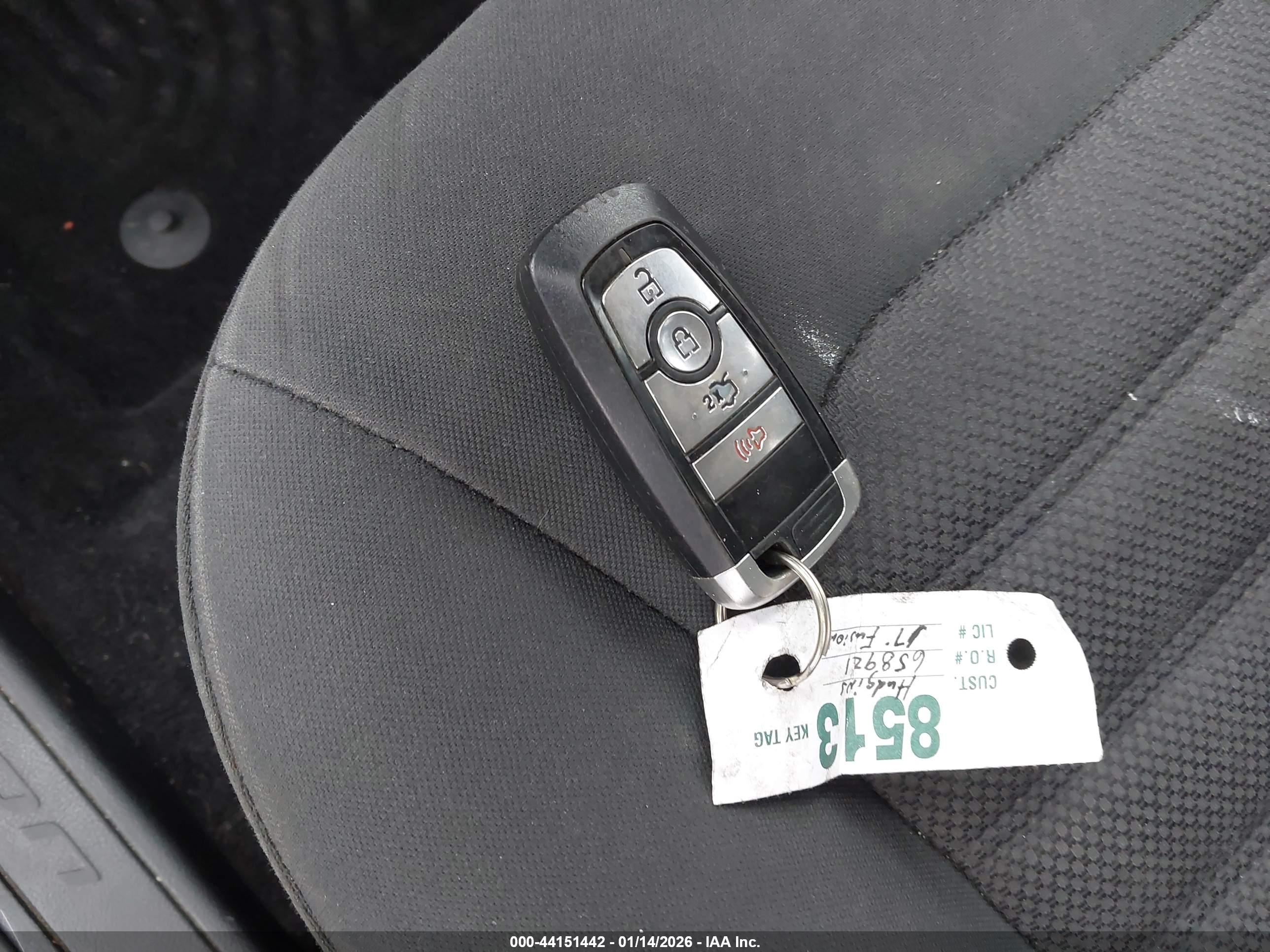 FORD FUSION image 11