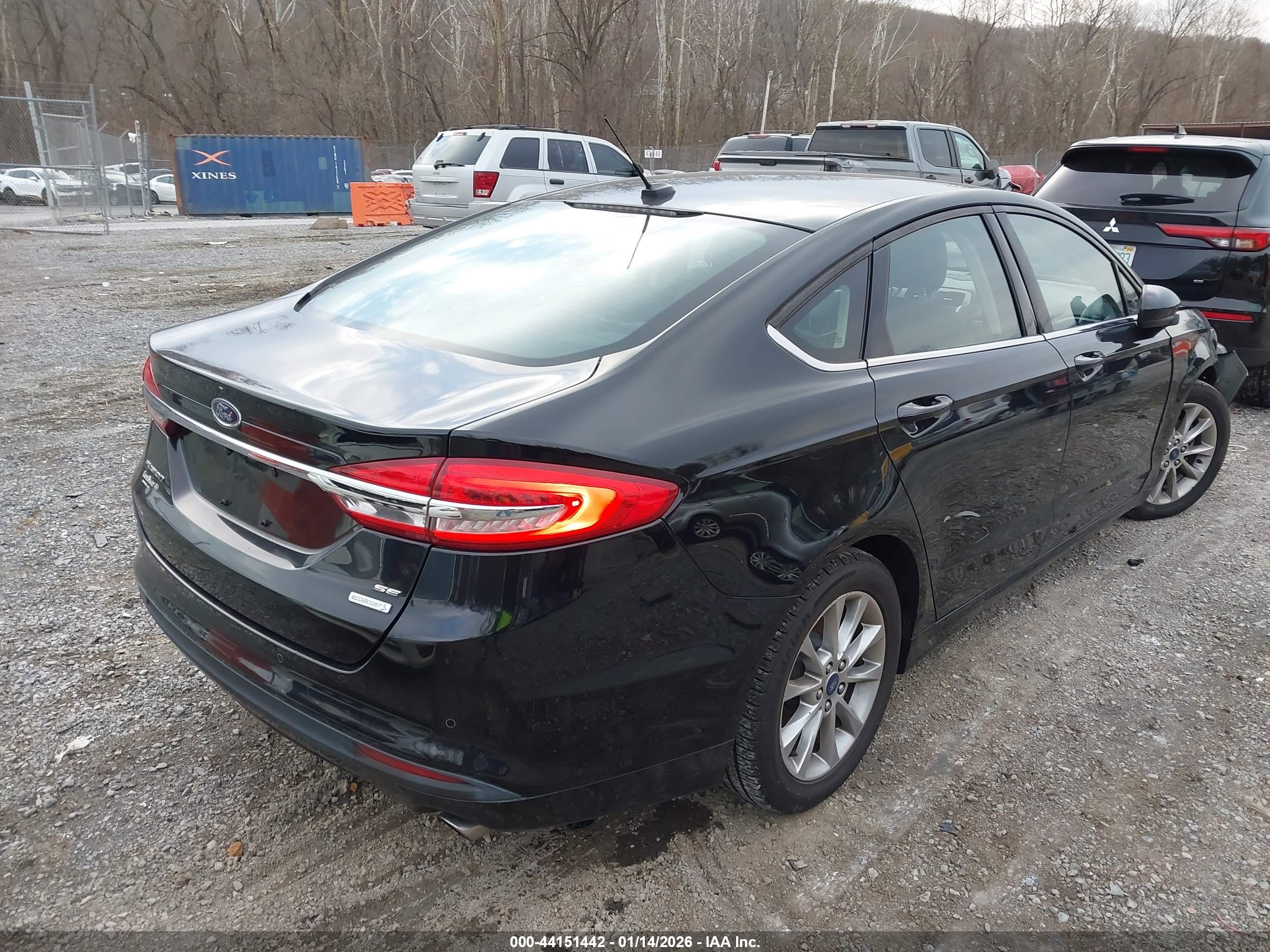 FORD FUSION image 4