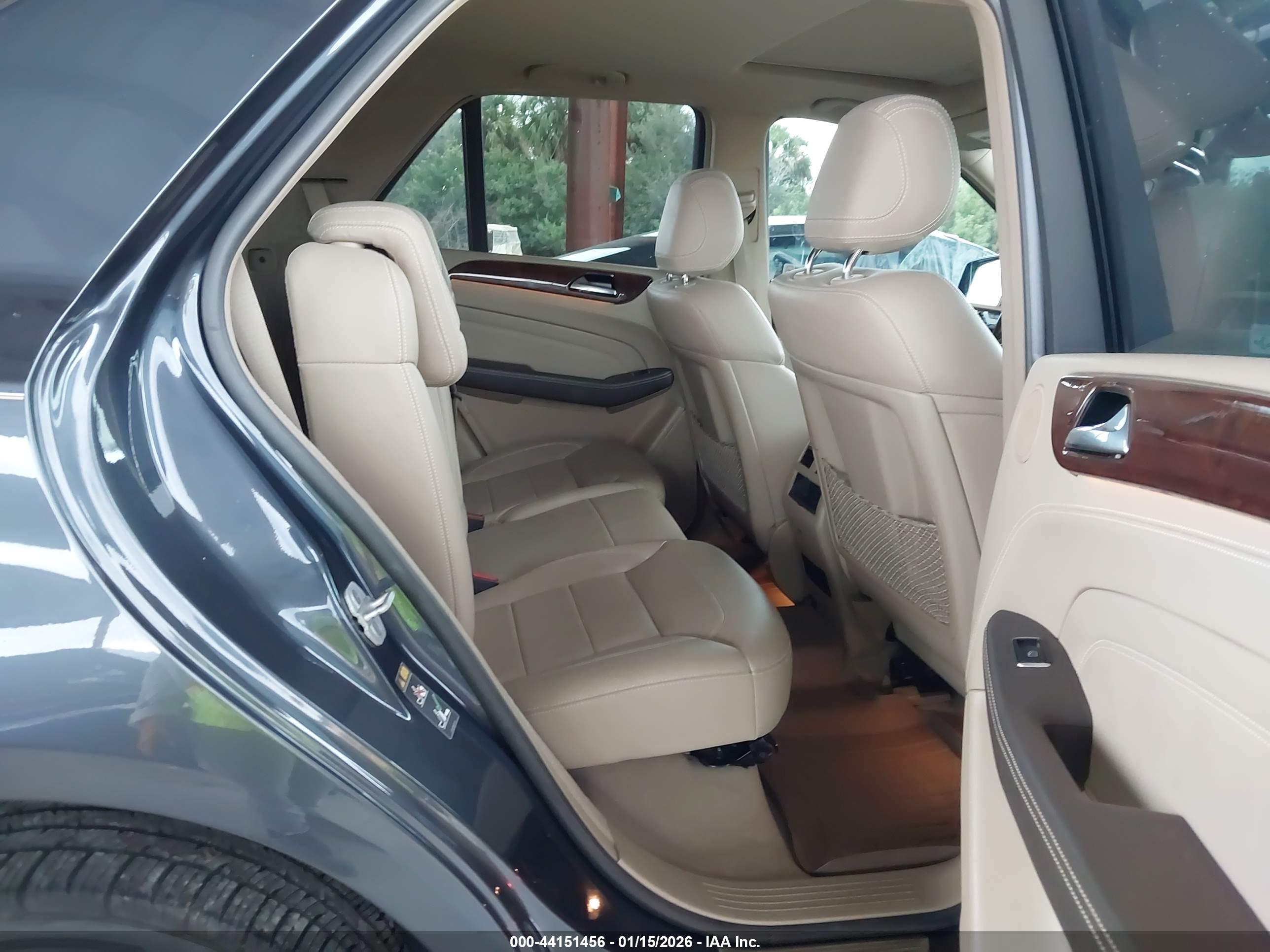 MERCEDES-BENZ ML image 8