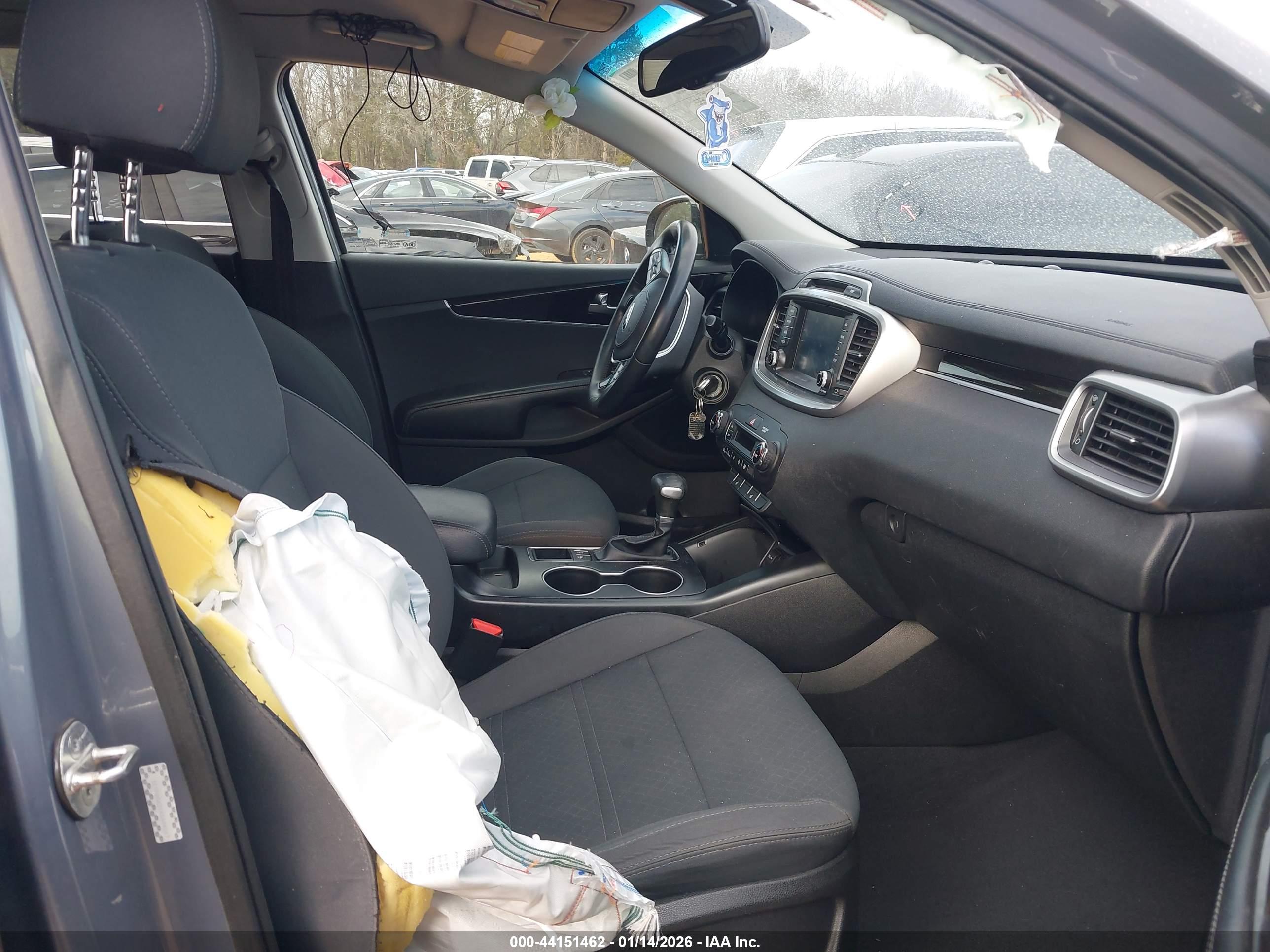 KIA SORENTO image 5