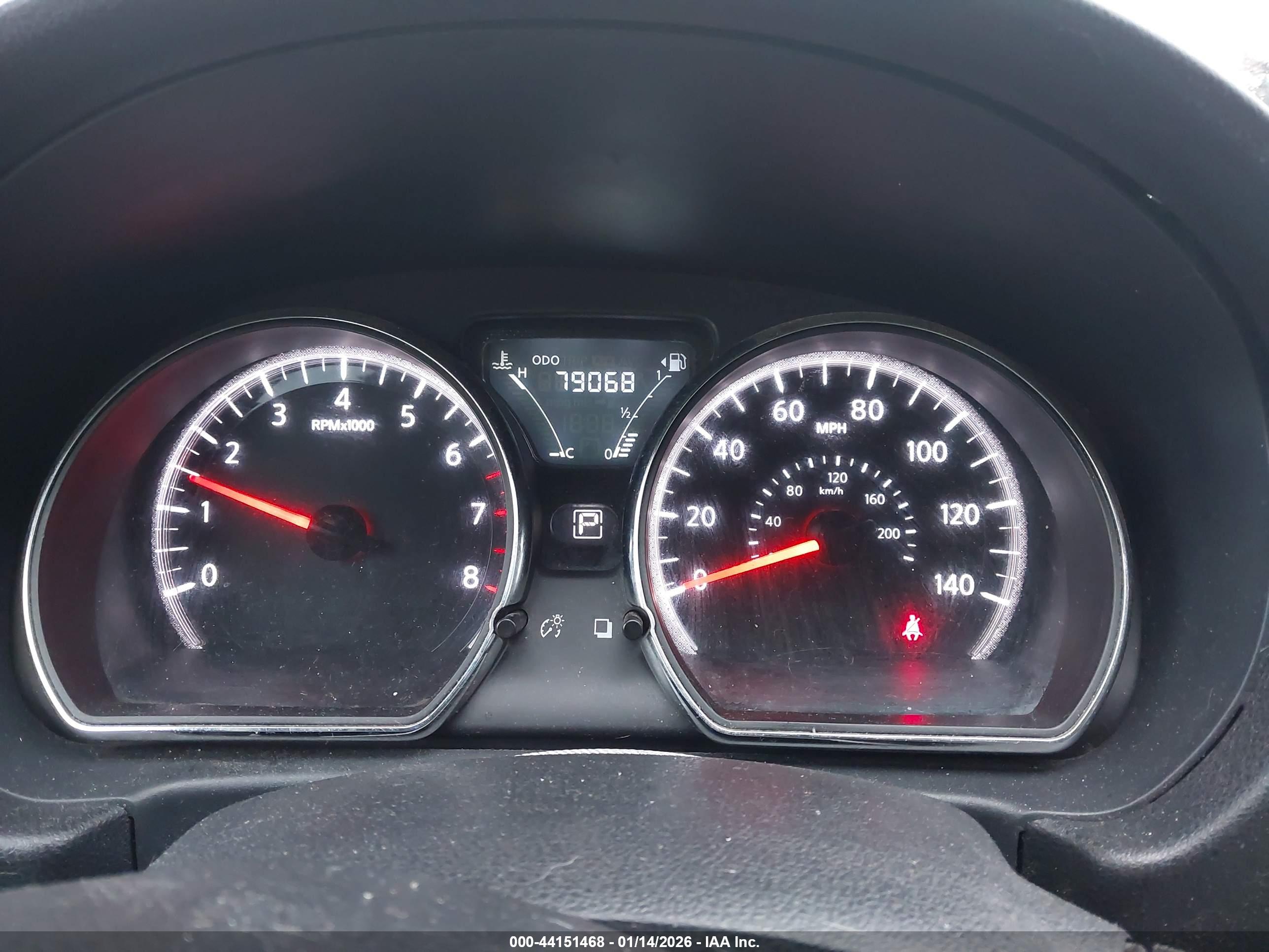 NISSAN VERSA image 7