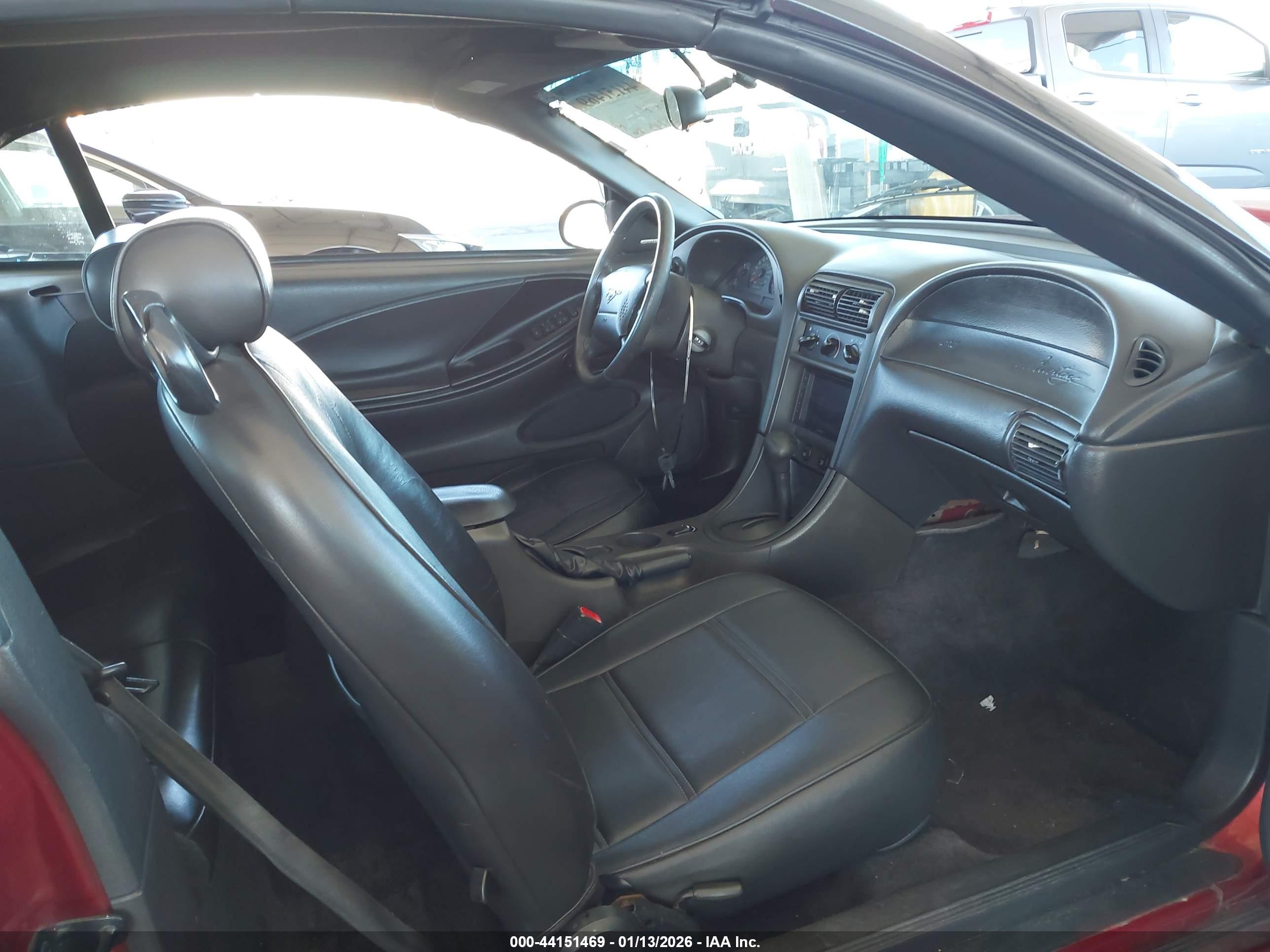FORD MUSTANG image 5