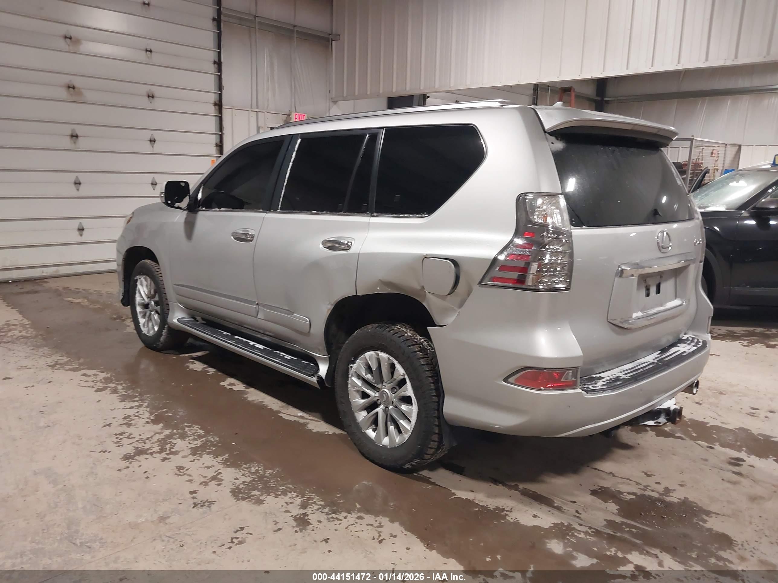 LEXUS GX image 3