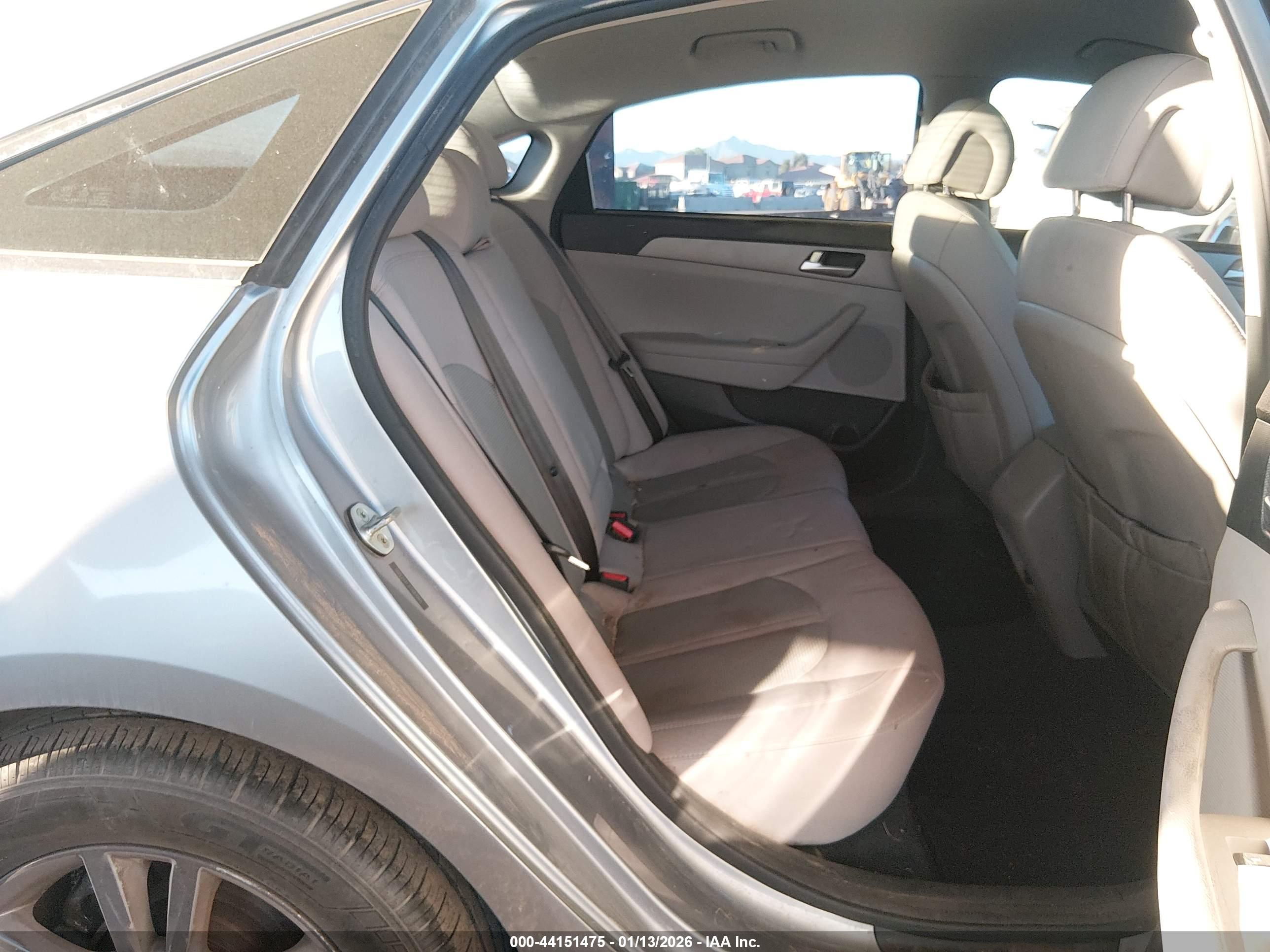 HYUNDAI SONATA image 8